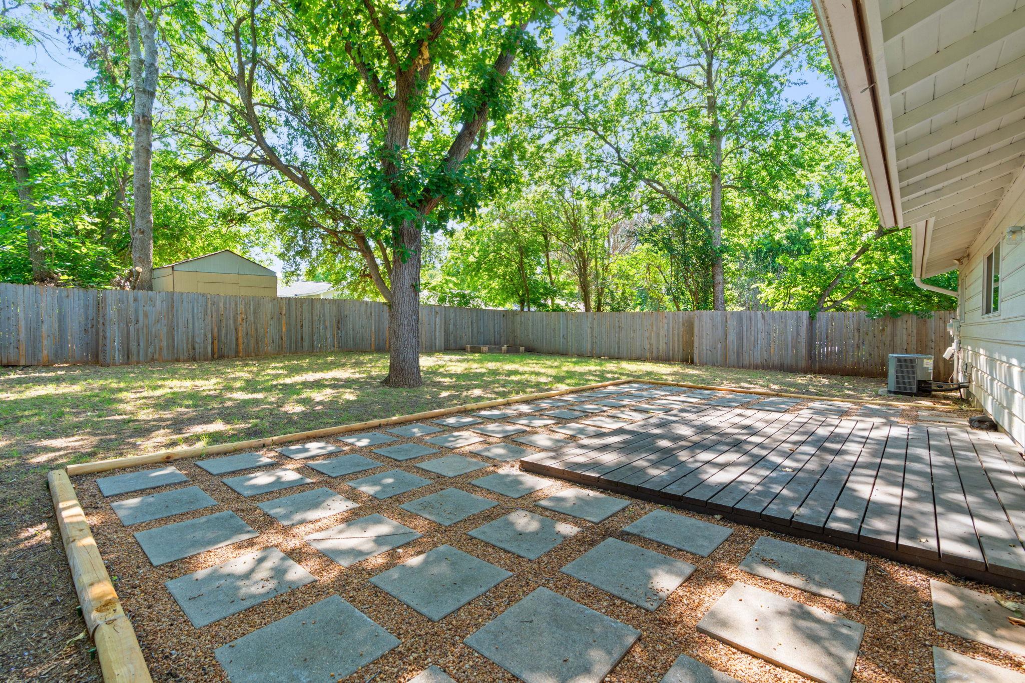 902 Cardiff DR