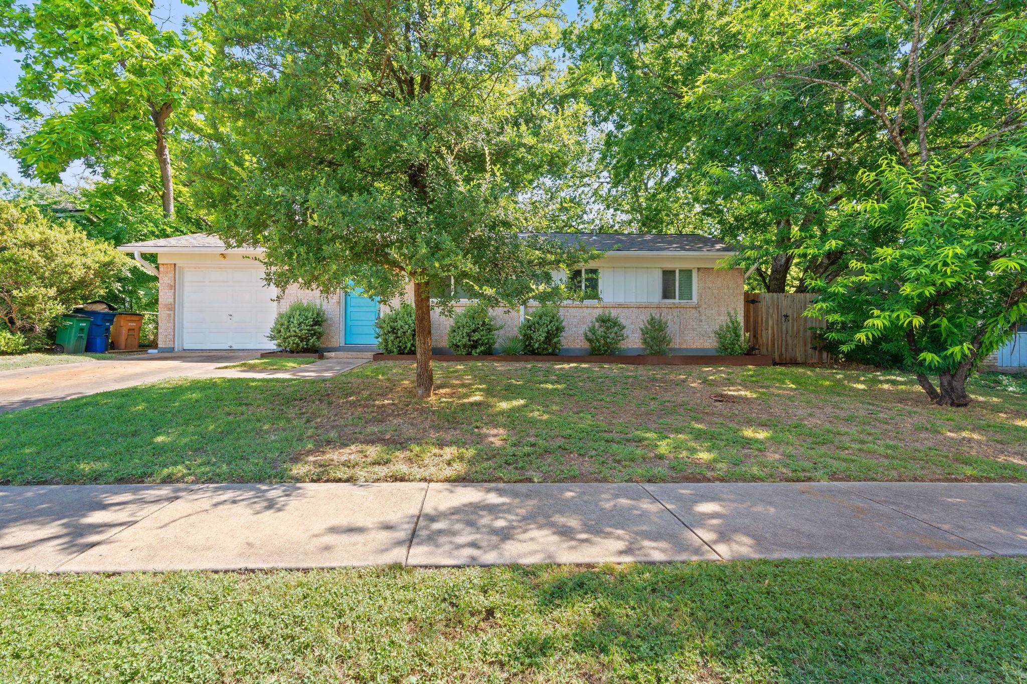 902 Cardiff DR