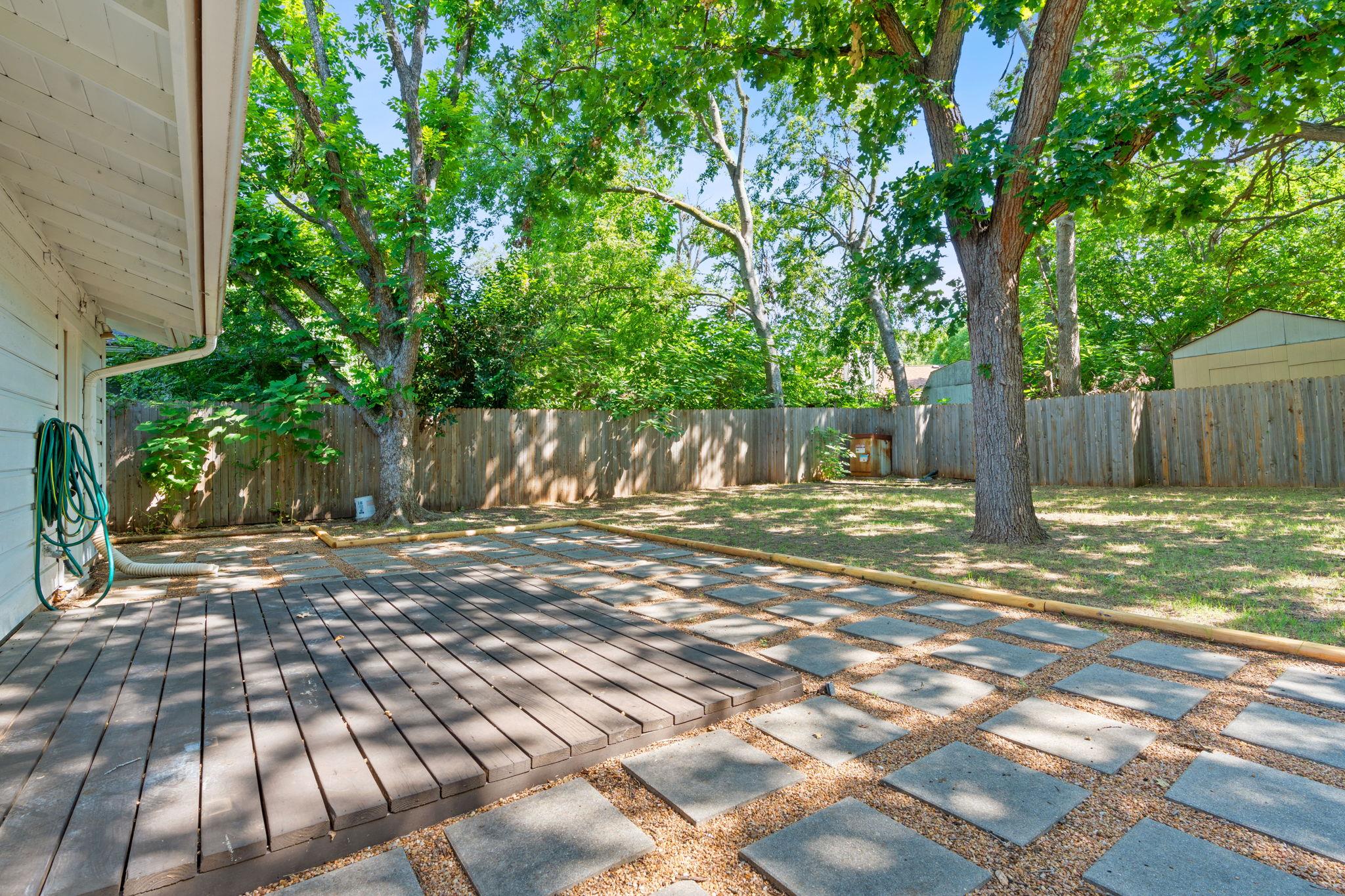 902 Cardiff DR