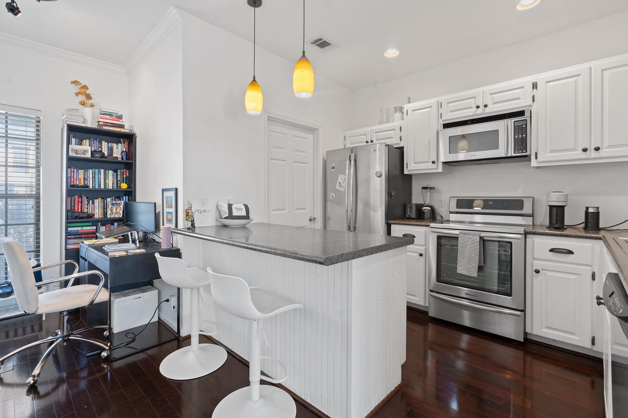 1307 Kinney Ave # 136