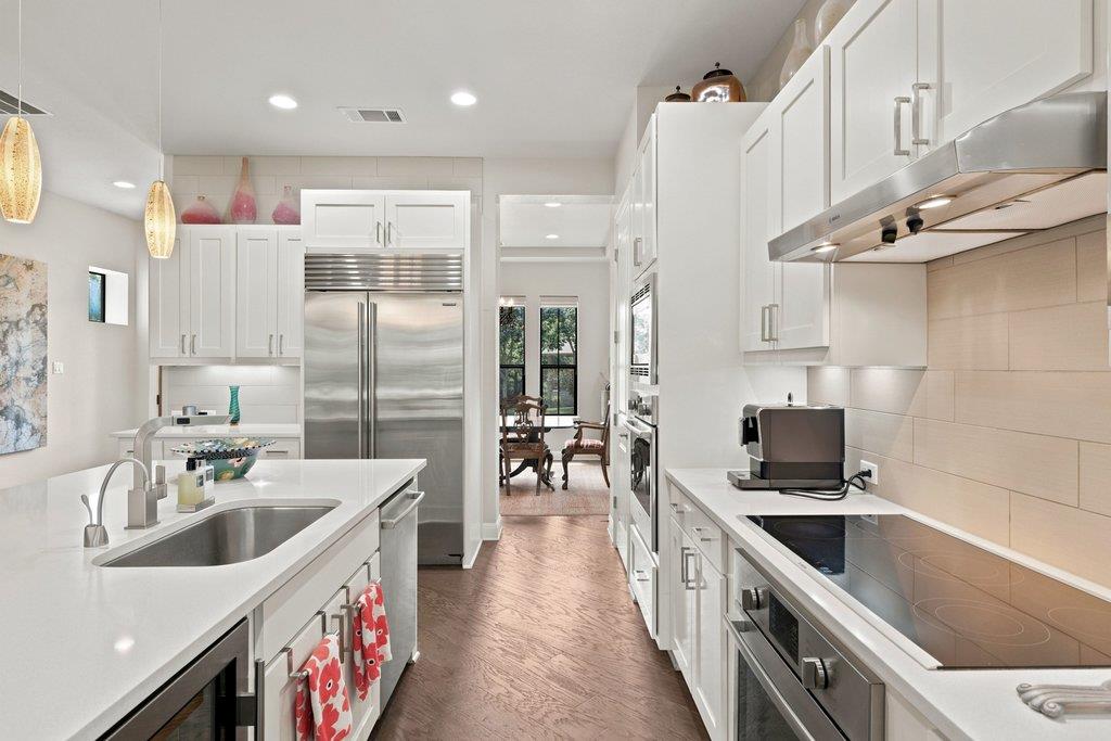 2 Prestonwood CV