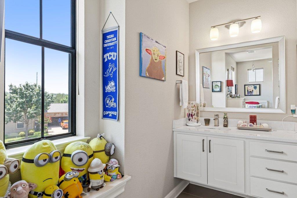 2 Prestonwood CV