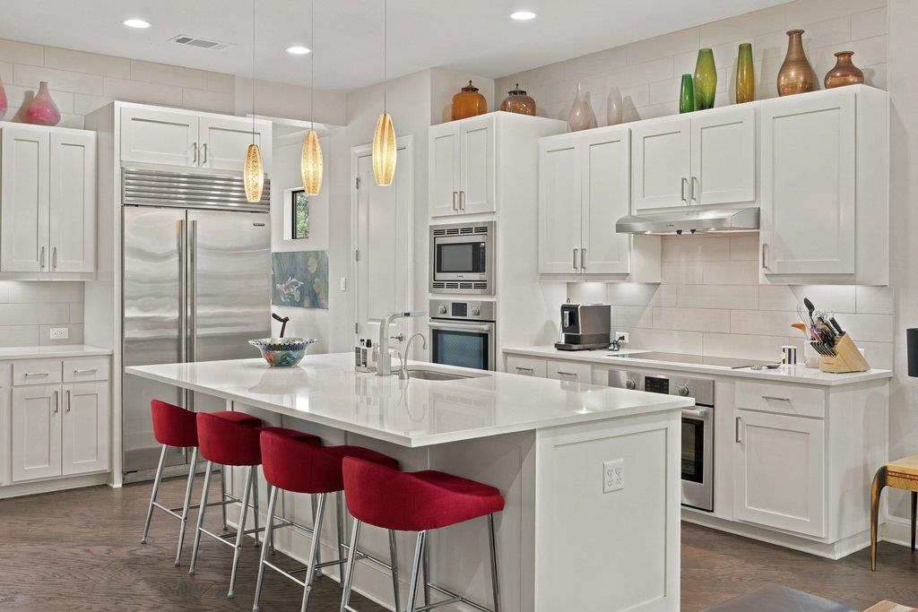 2 Prestonwood CV