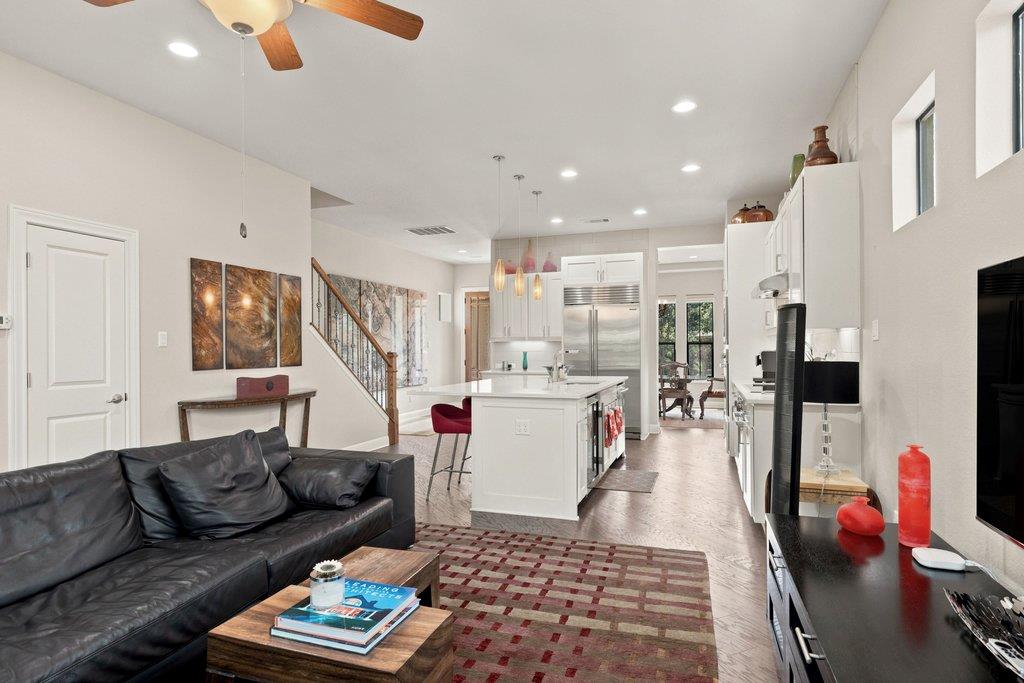 2 Prestonwood CV