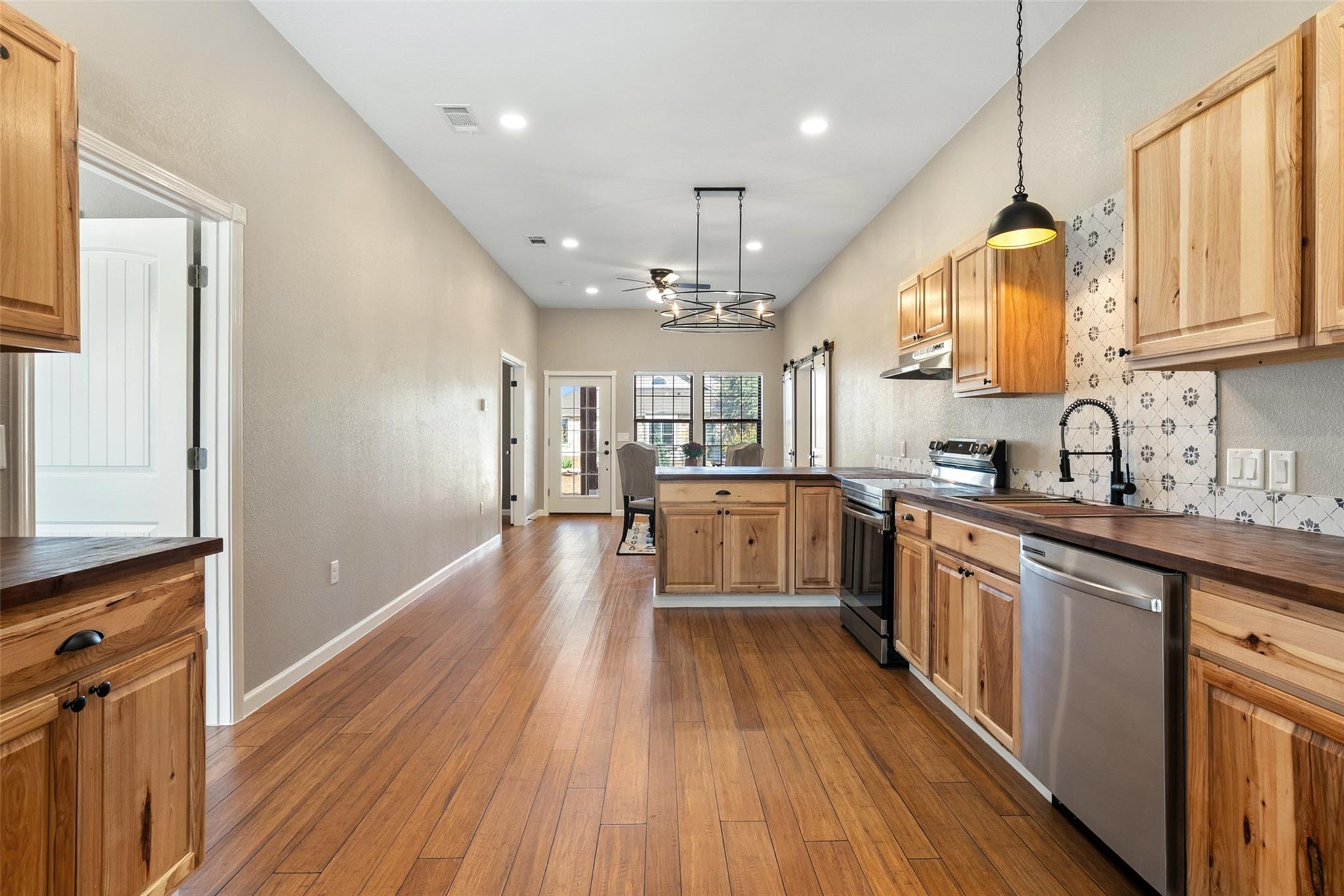 108 High Plains TRL, Spicewood