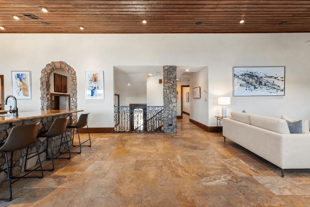 512 Harbor DR # 7