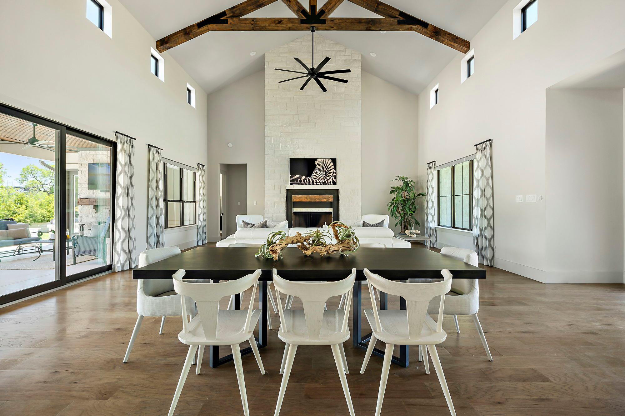 811 Wade RD
