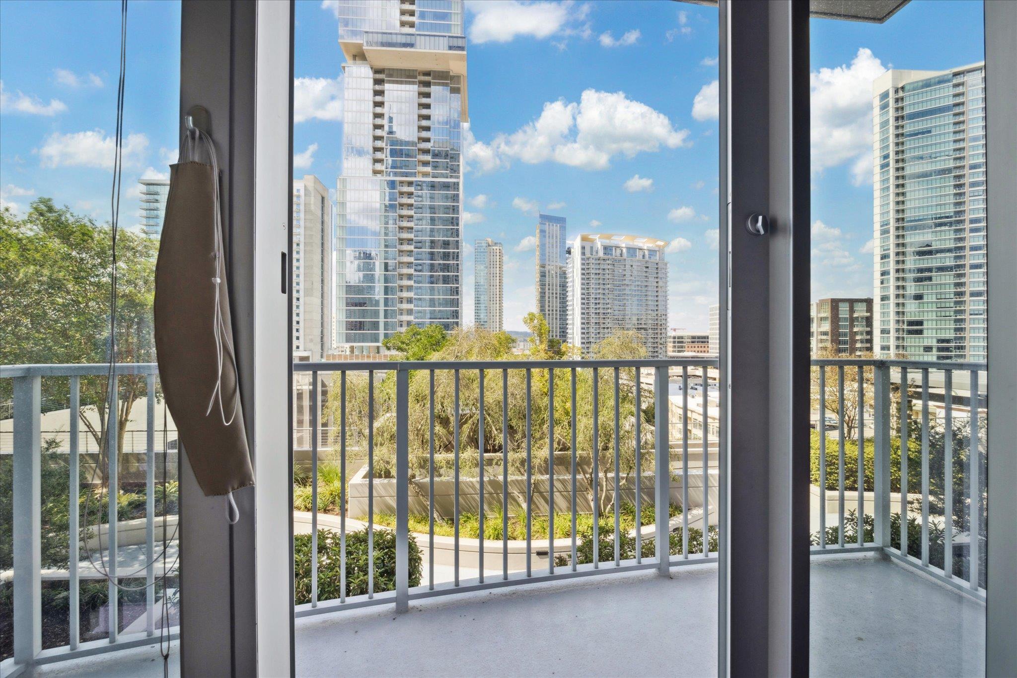 360 Nueces ST # 1012