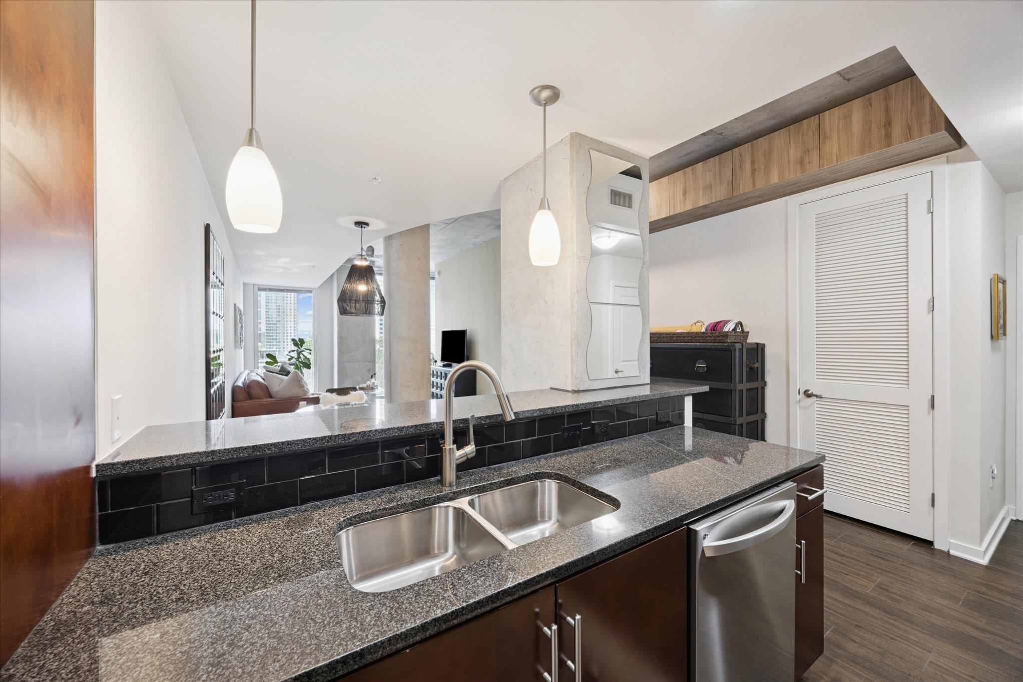 360 Nueces ST # 1012