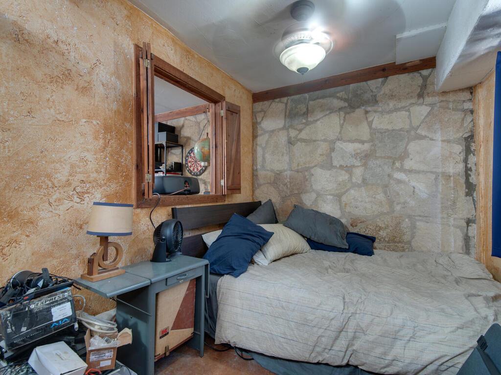 1609 Morgan LN, Austin