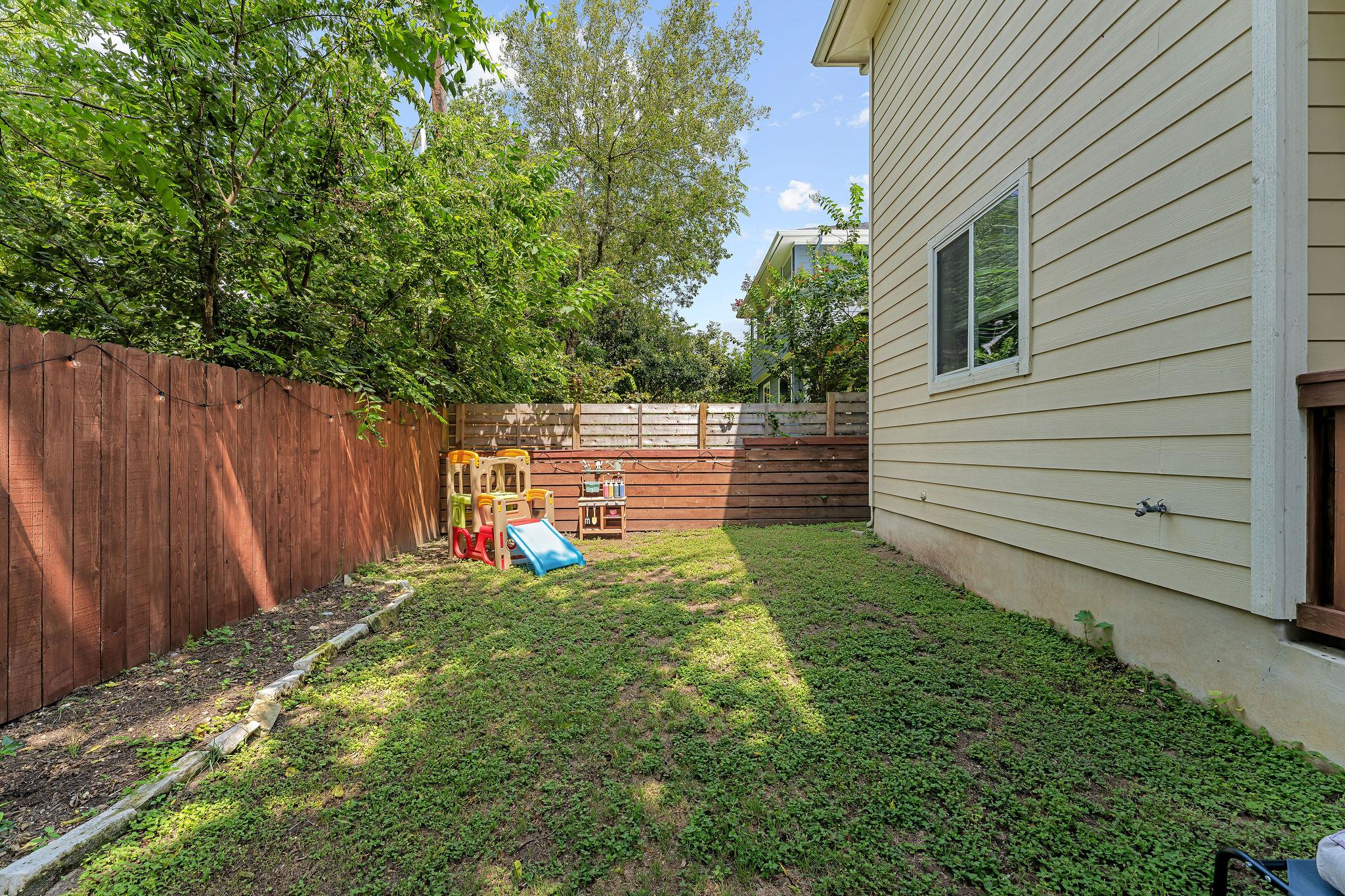 1821 Village Oak CT