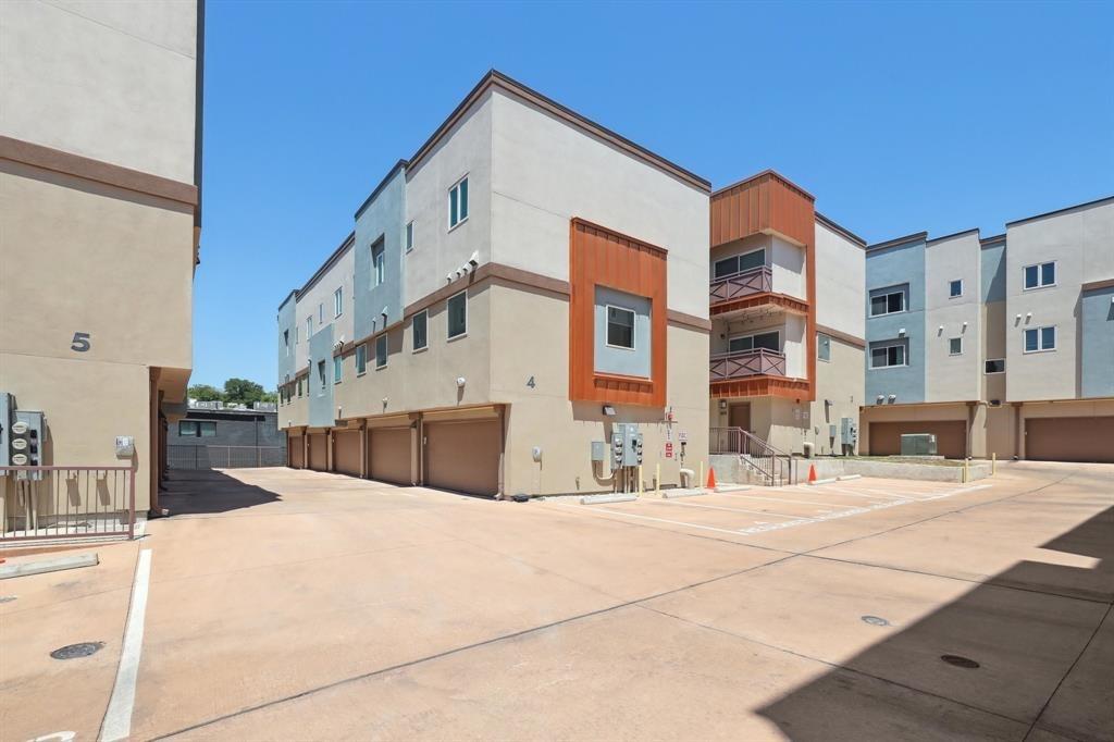 2827 Manor RD # 4105