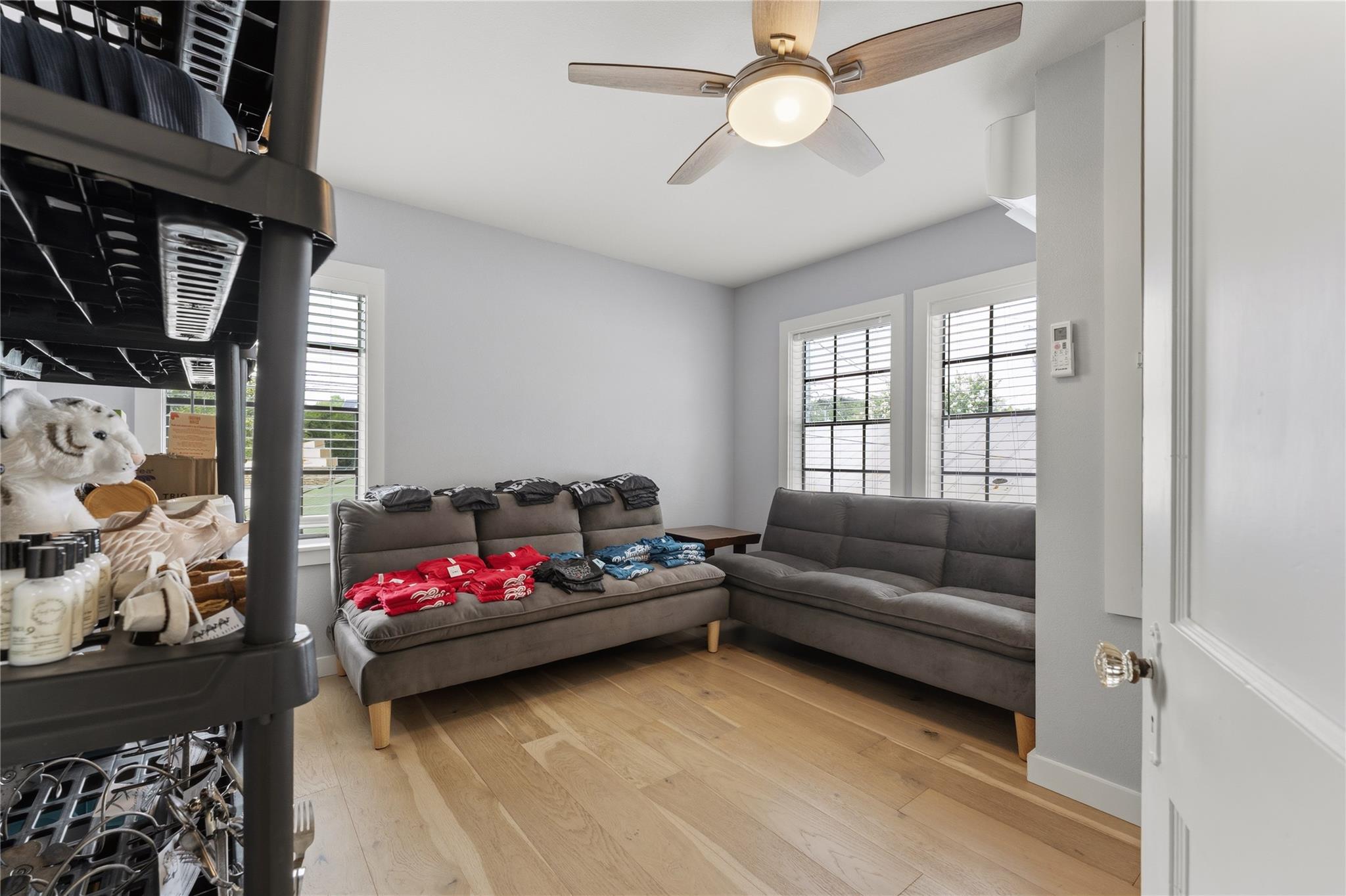 310 WIMBERLEY SQ