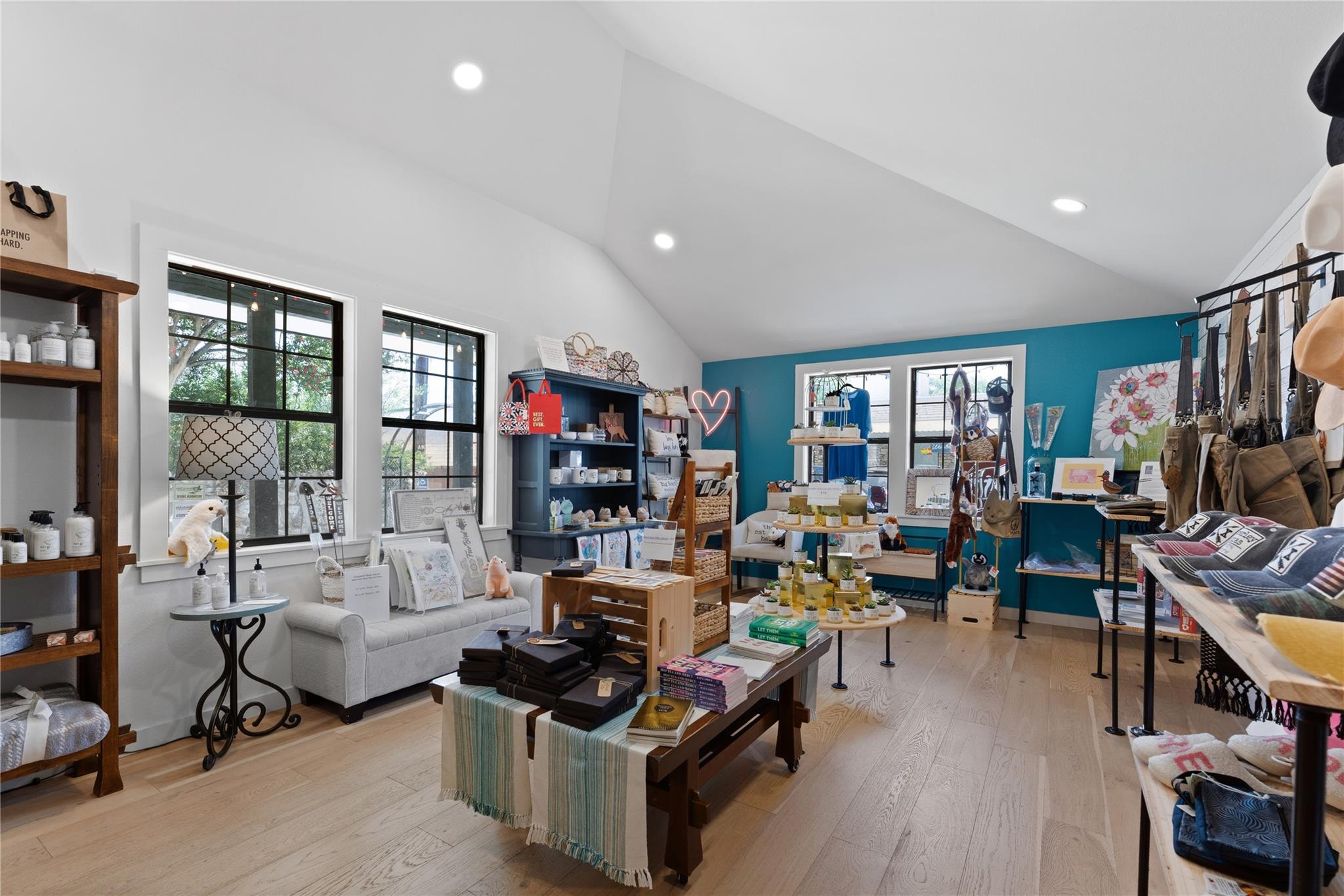 310 WIMBERLEY SQ