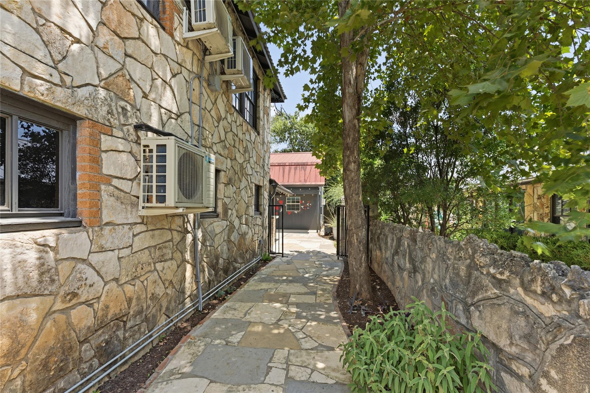 310 WIMBERLEY SQ