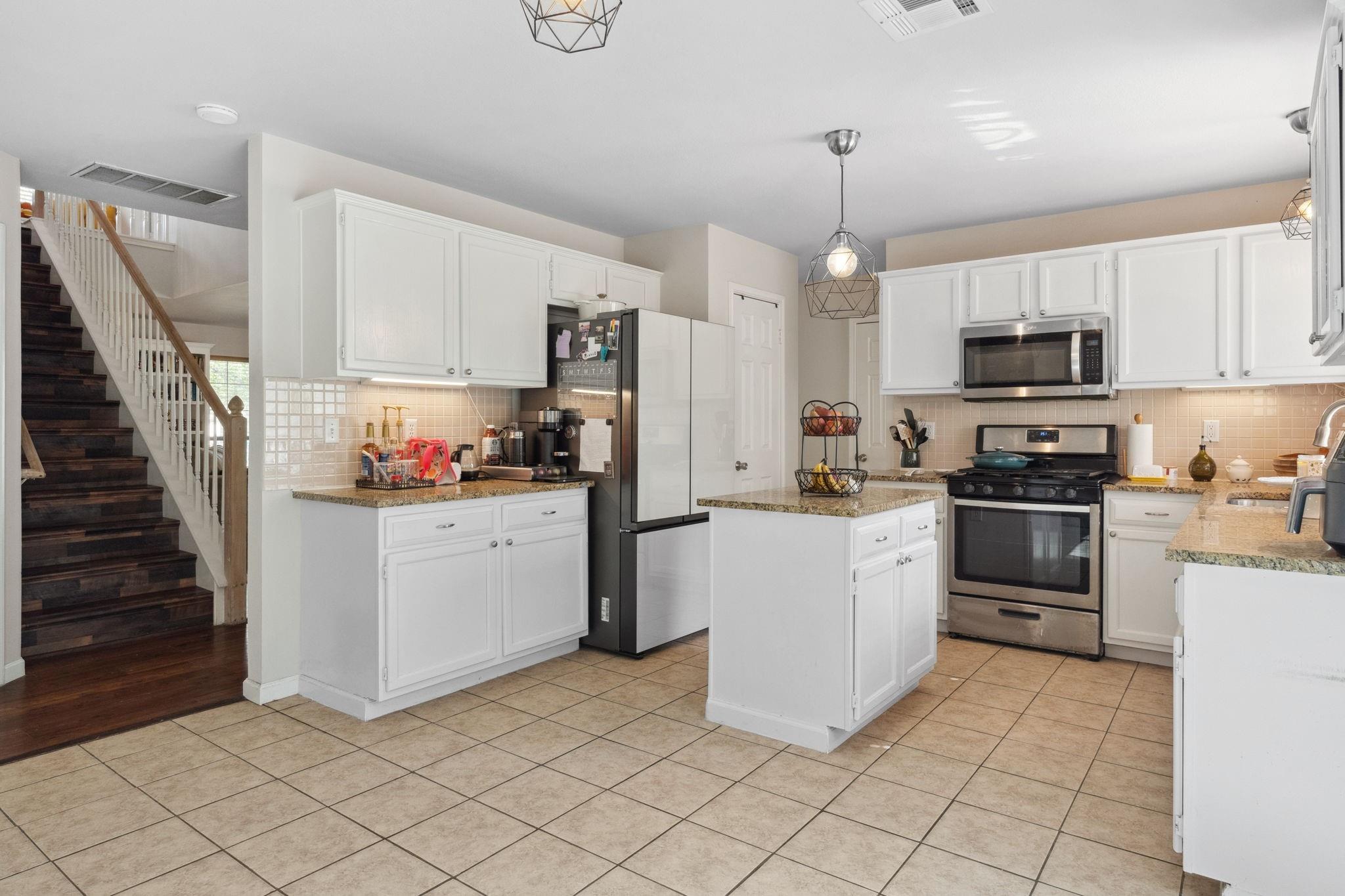 17200 Village Glen RD