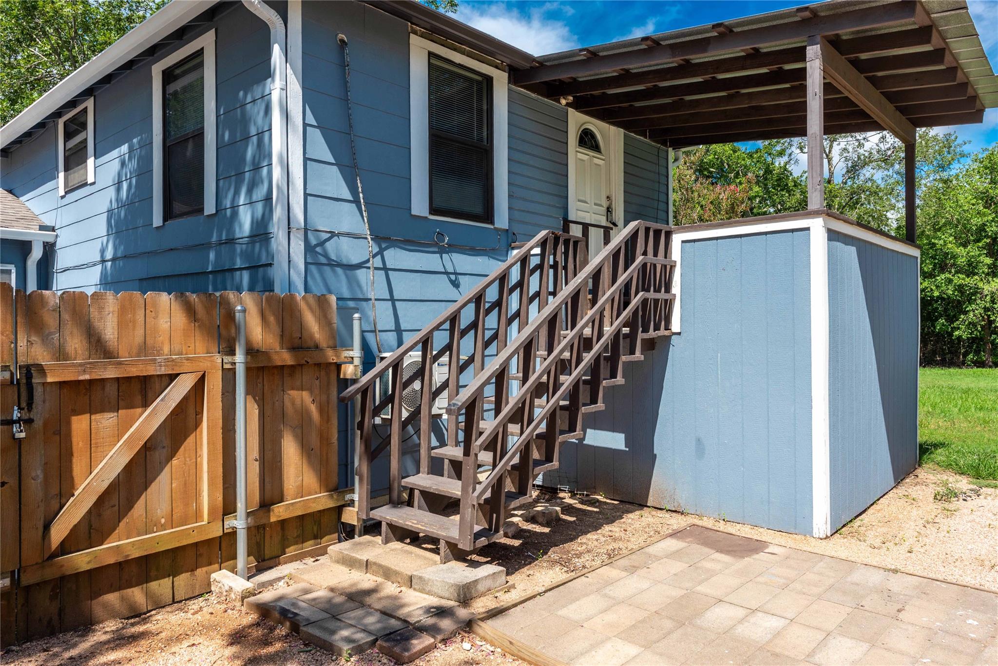 406 Lexington RD # B