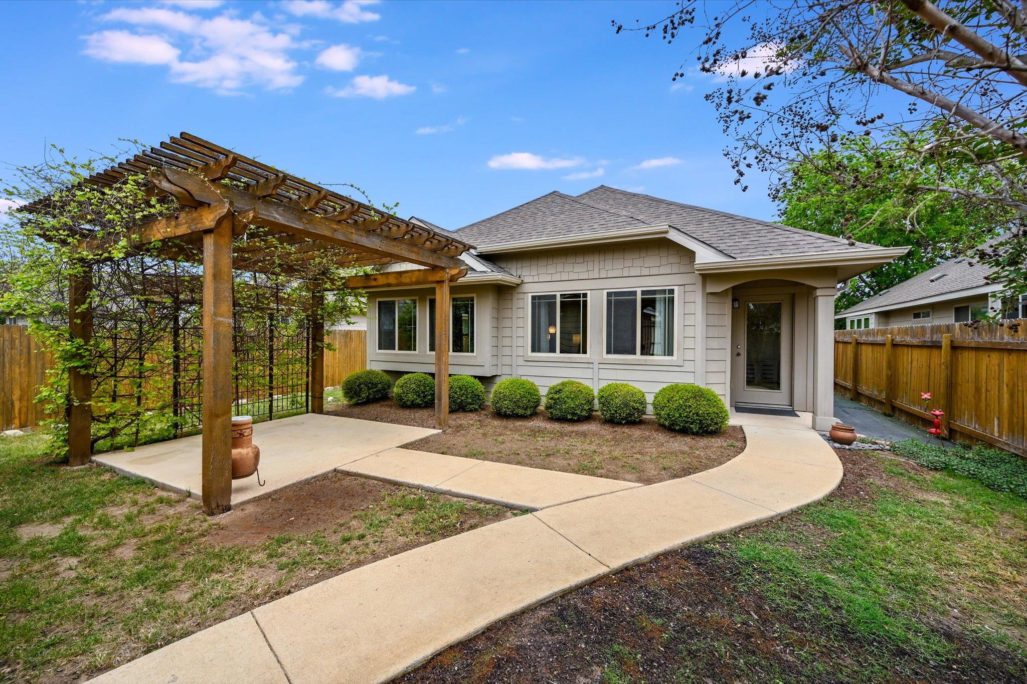 358 Tilly LN
