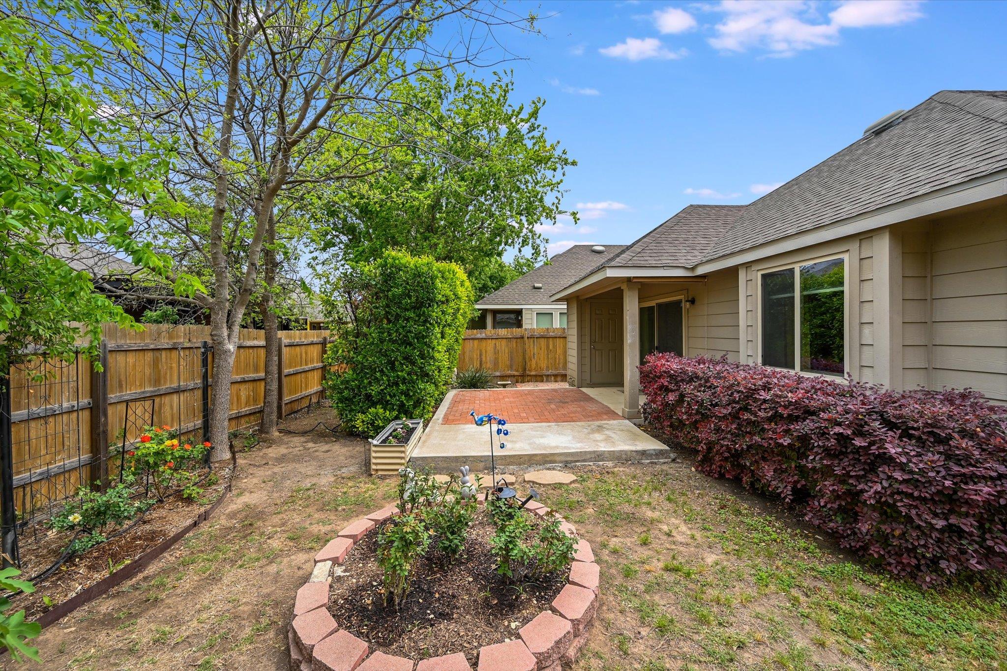 358 Tilly LN