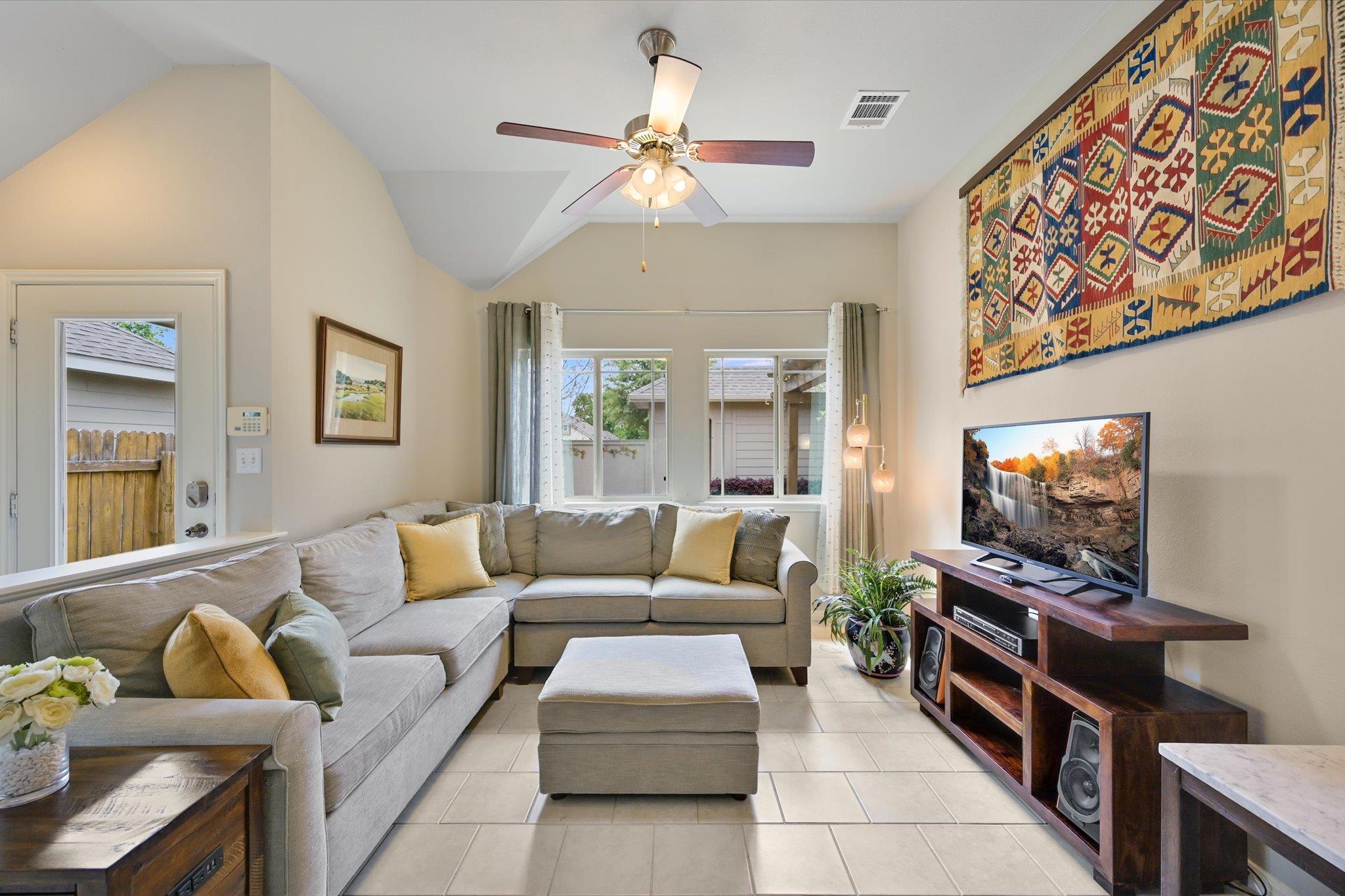 358 Tilly LN