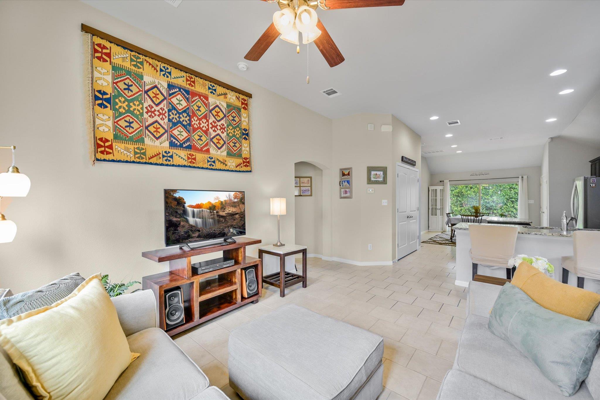 358 Tilly LN