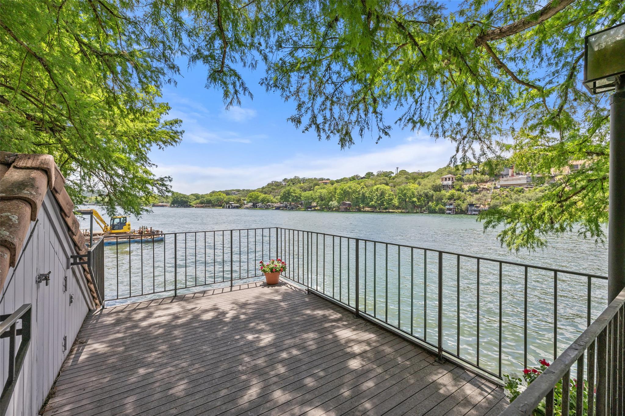 3201 Rivercrest DR