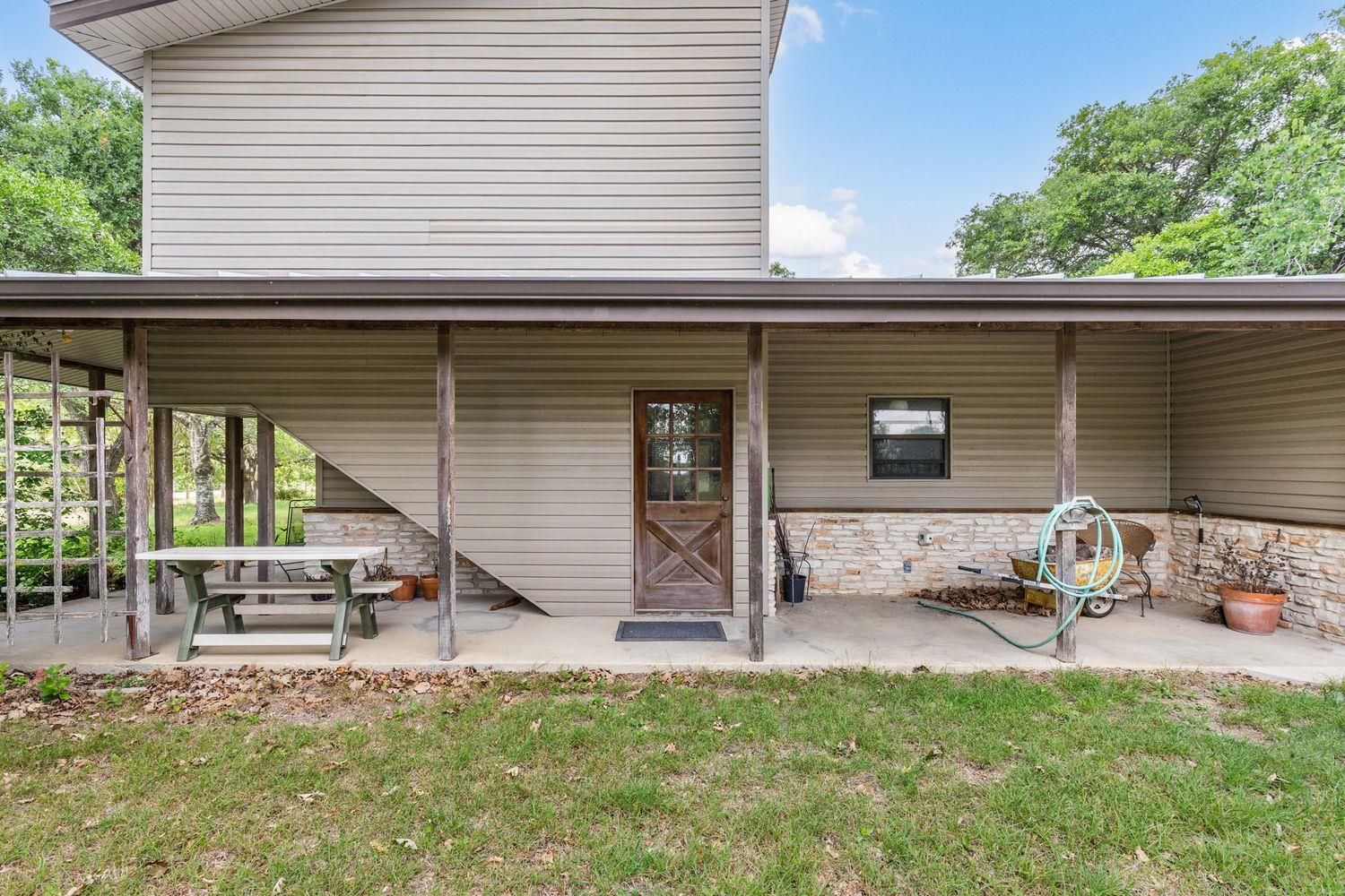 907 Horace Howard DR