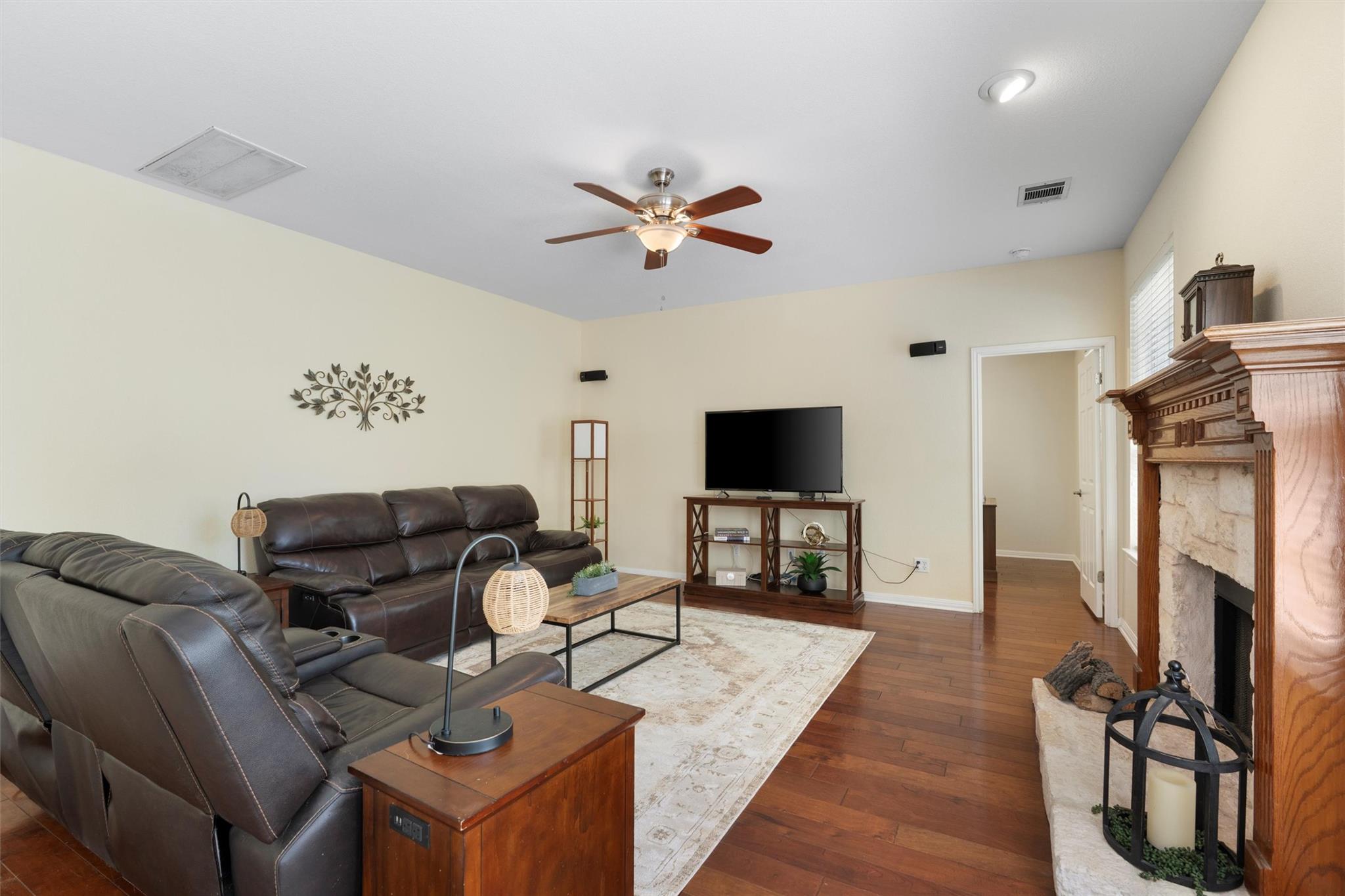 17112 Crescent Heights TRL