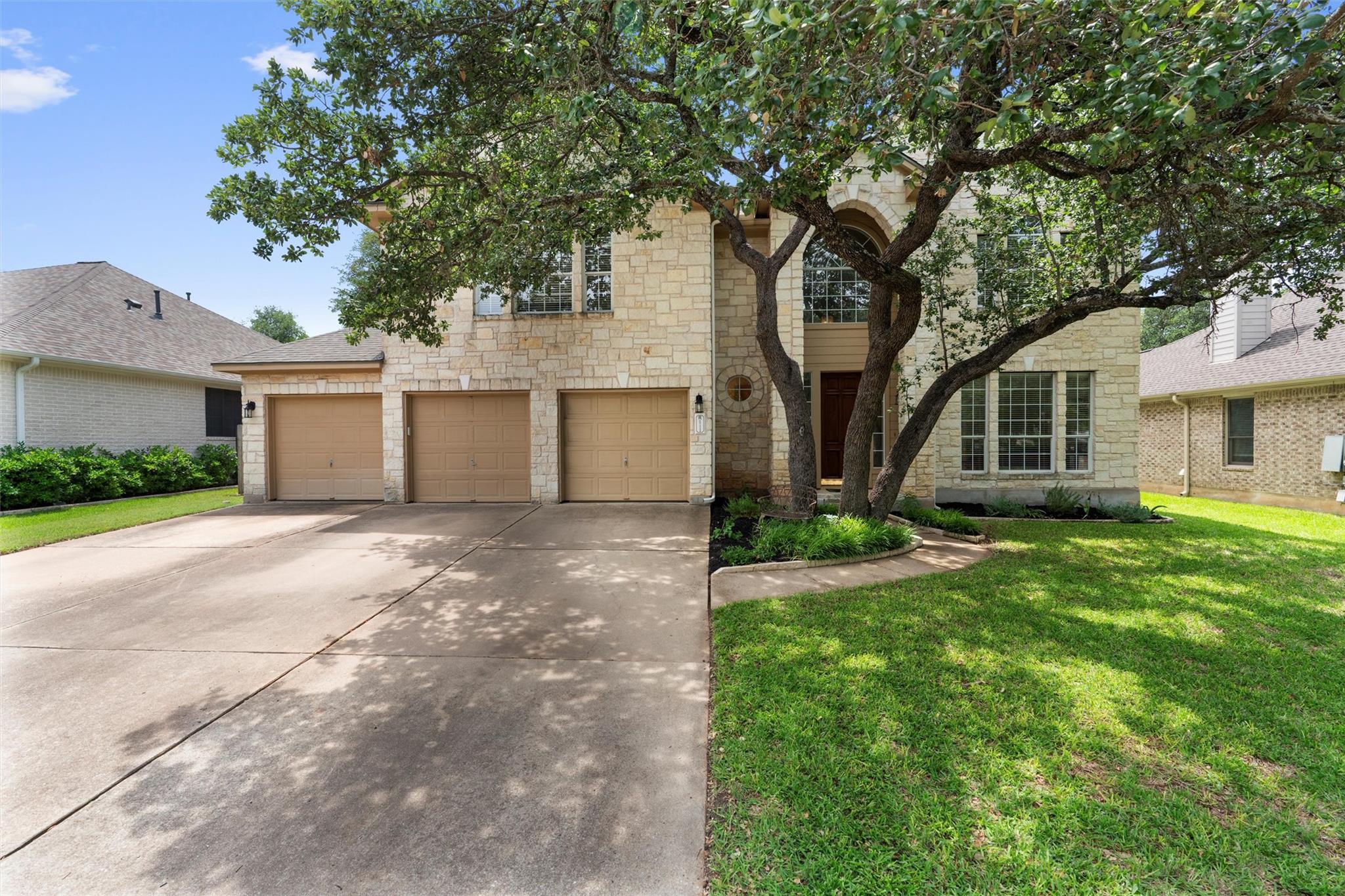 17112 Crescent Heights TRL