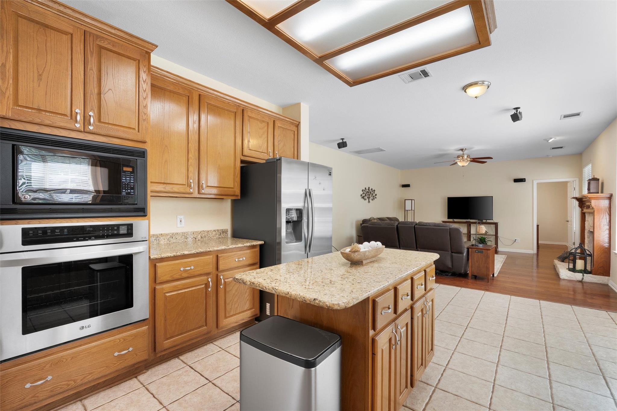 17112 Crescent Heights TRL