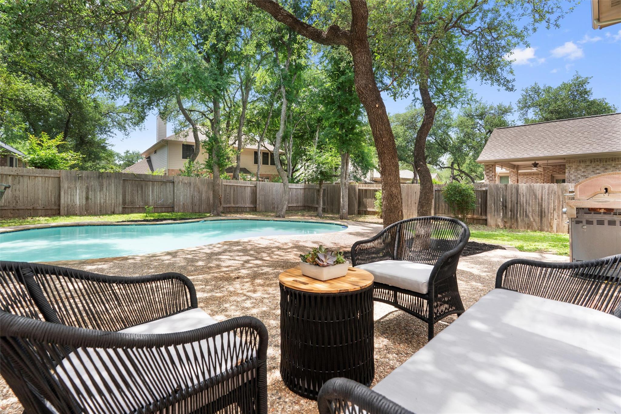 17112 Crescent Heights TRL