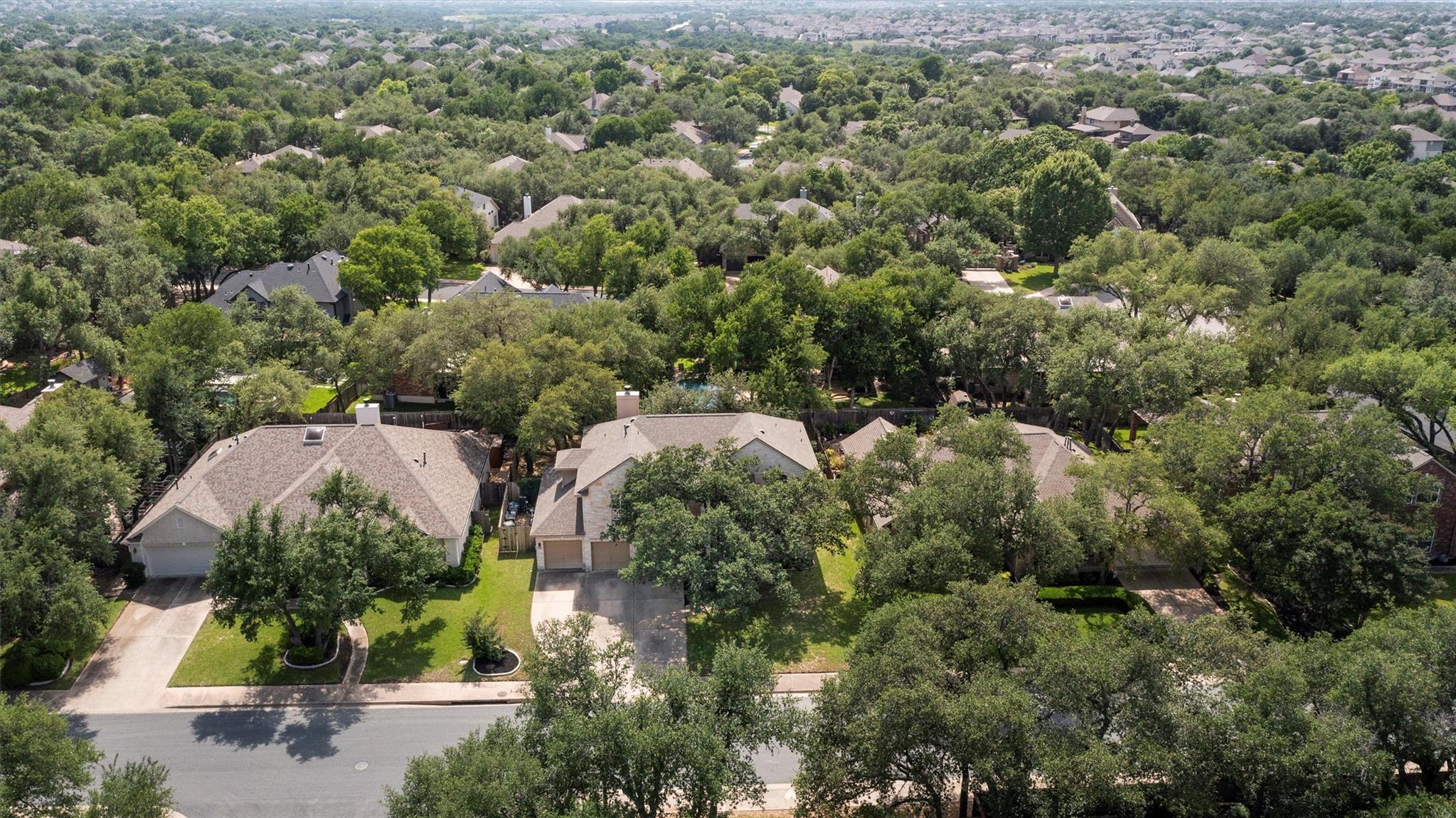 17112 Crescent Heights TRL