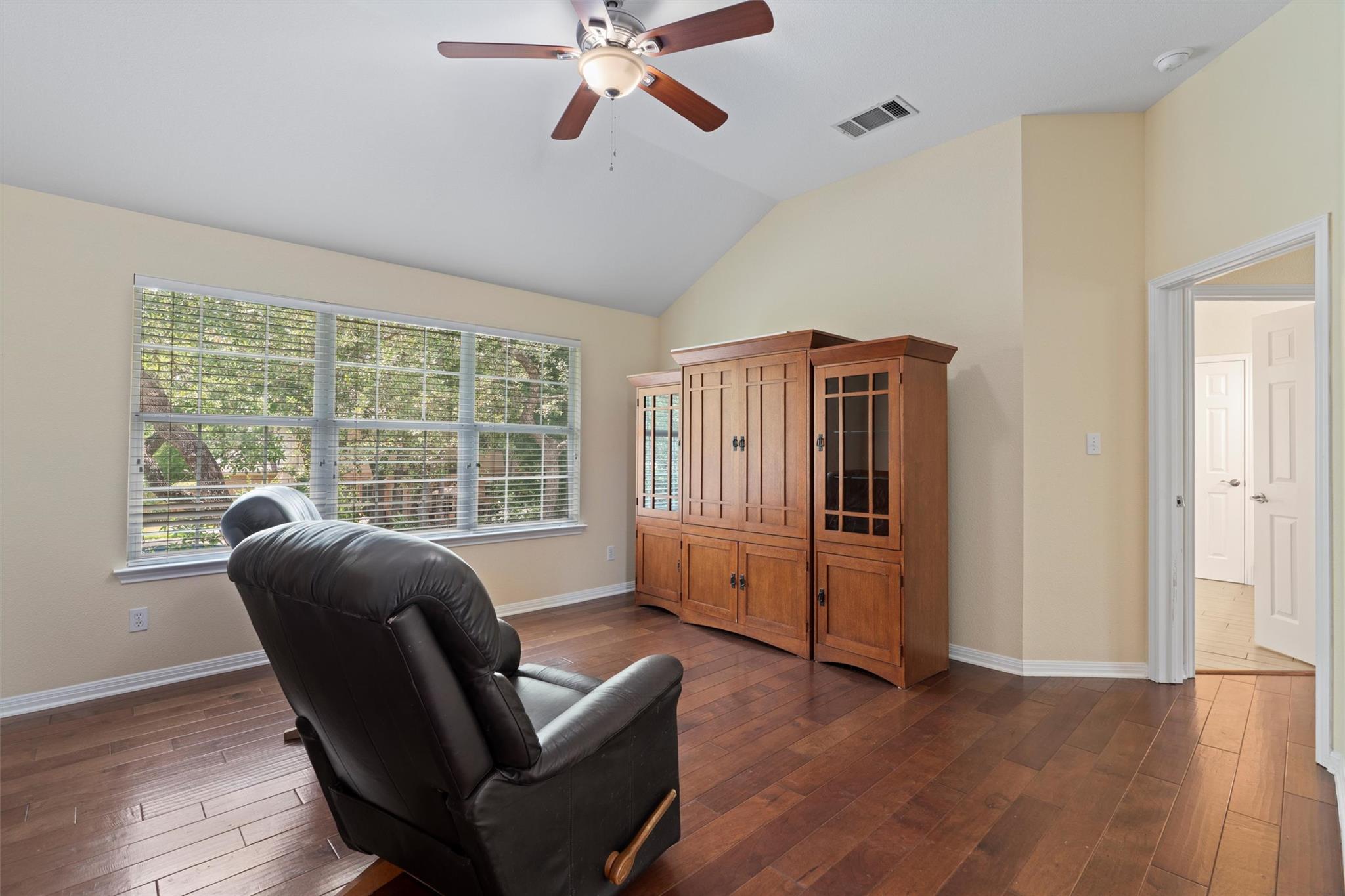 17112 Crescent Heights TRL