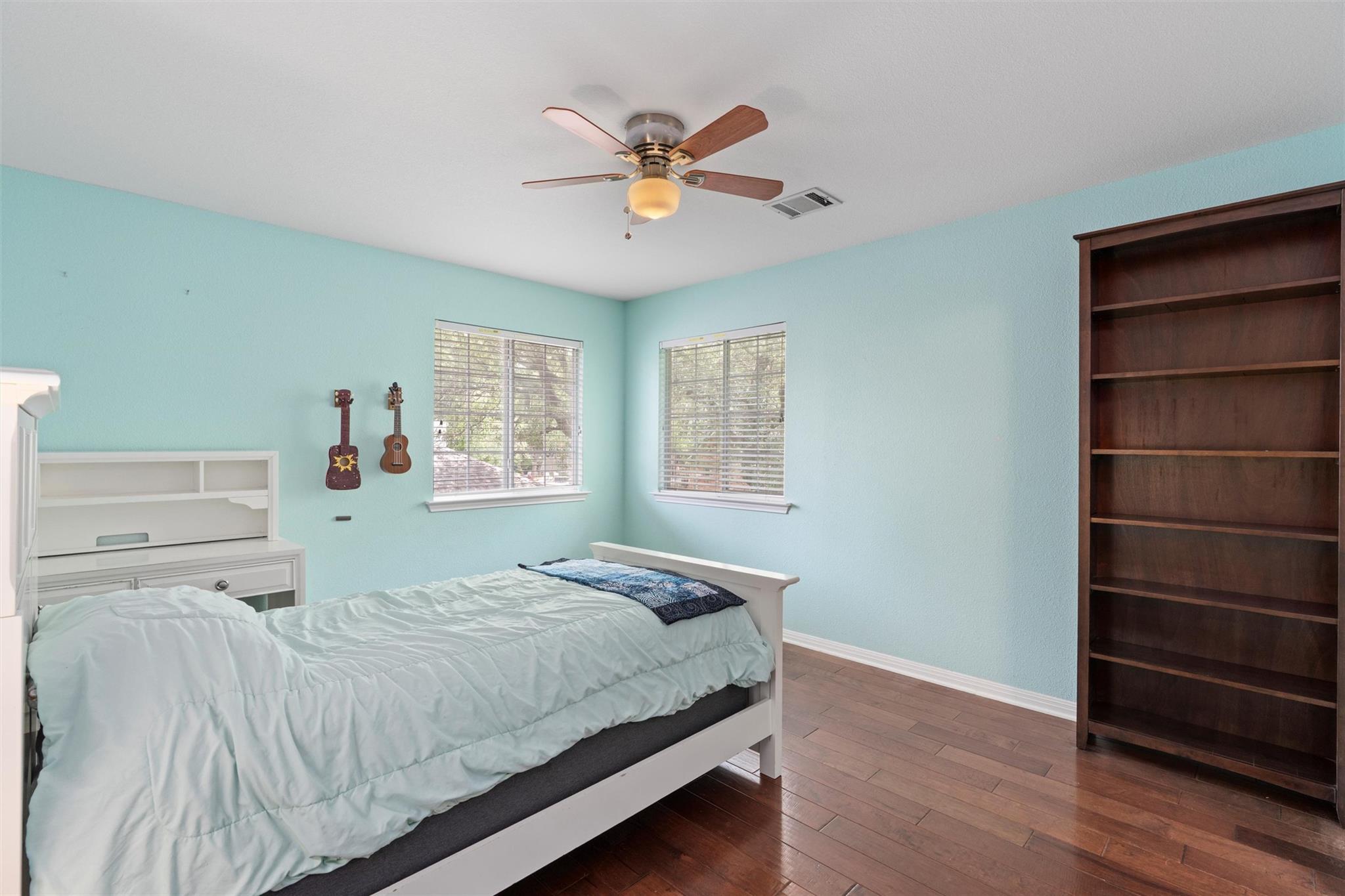 17112 Crescent Heights TRL