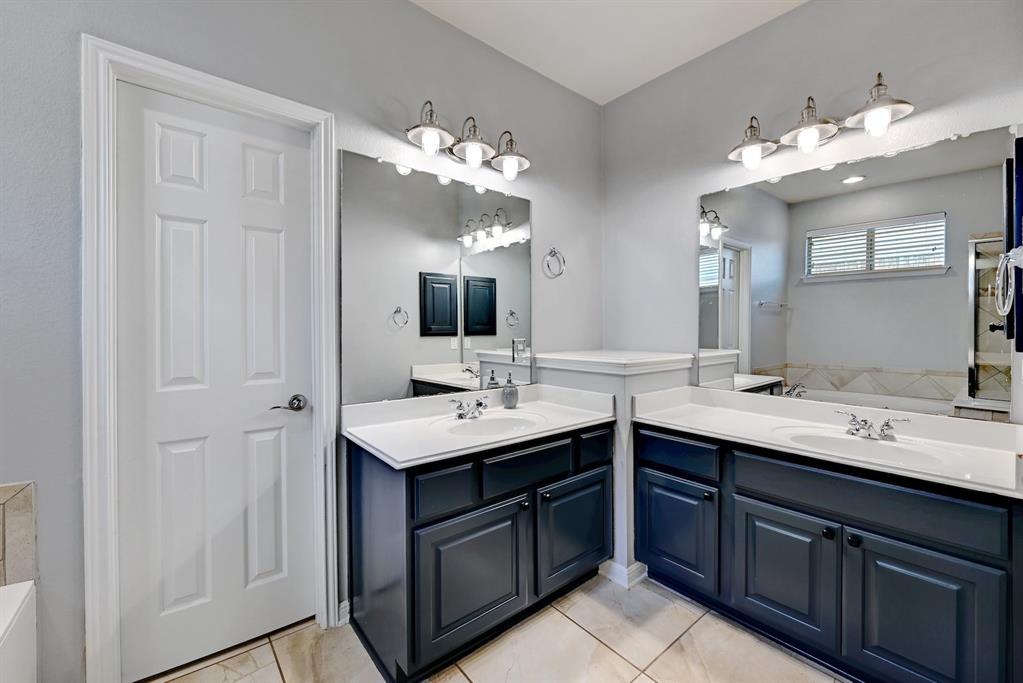 9621 Spanish Wells DR