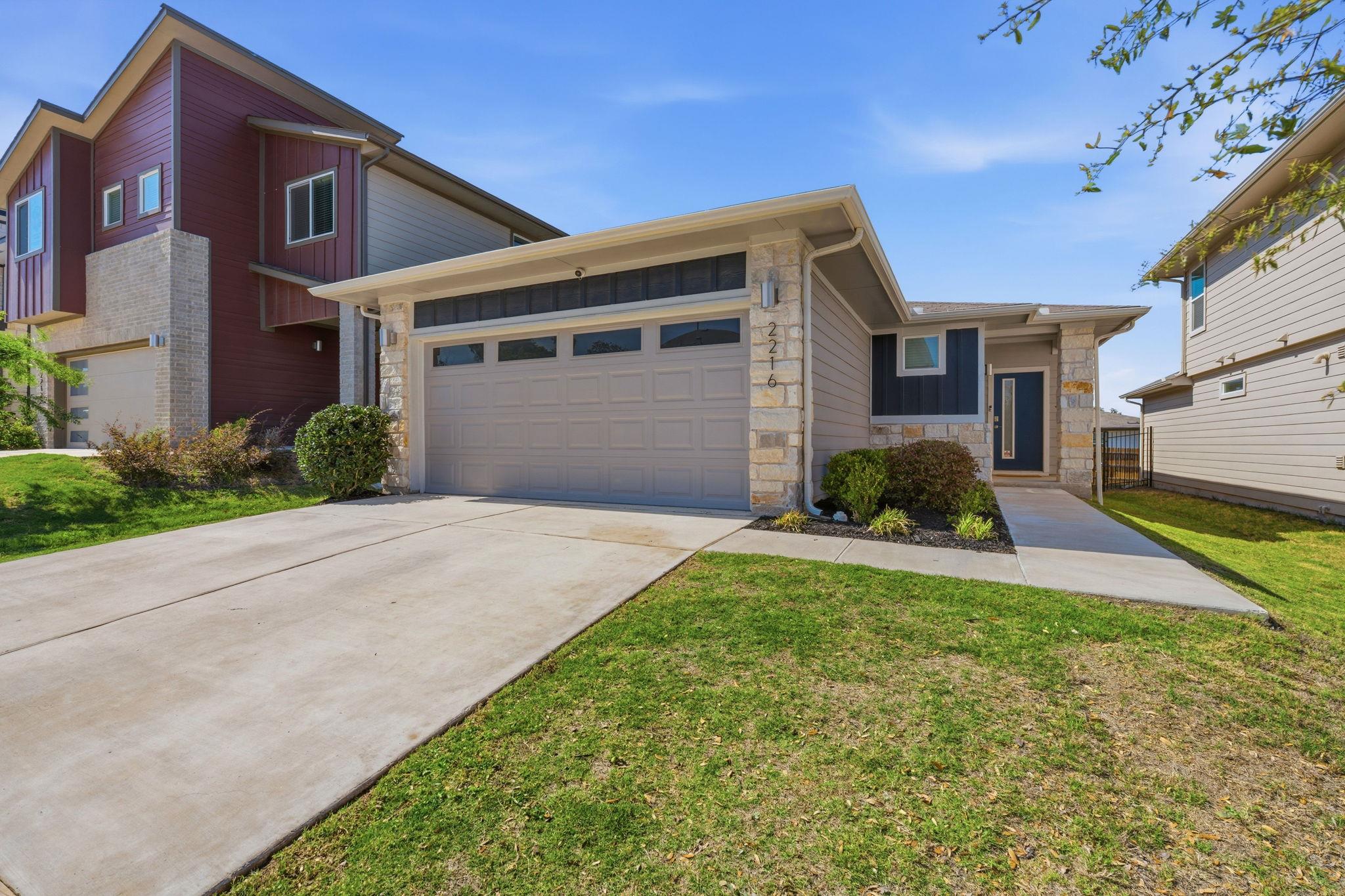 2216 Tucker LN