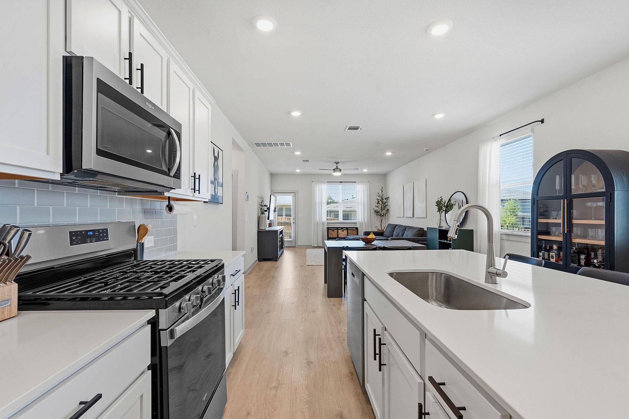2216 Tucker LN