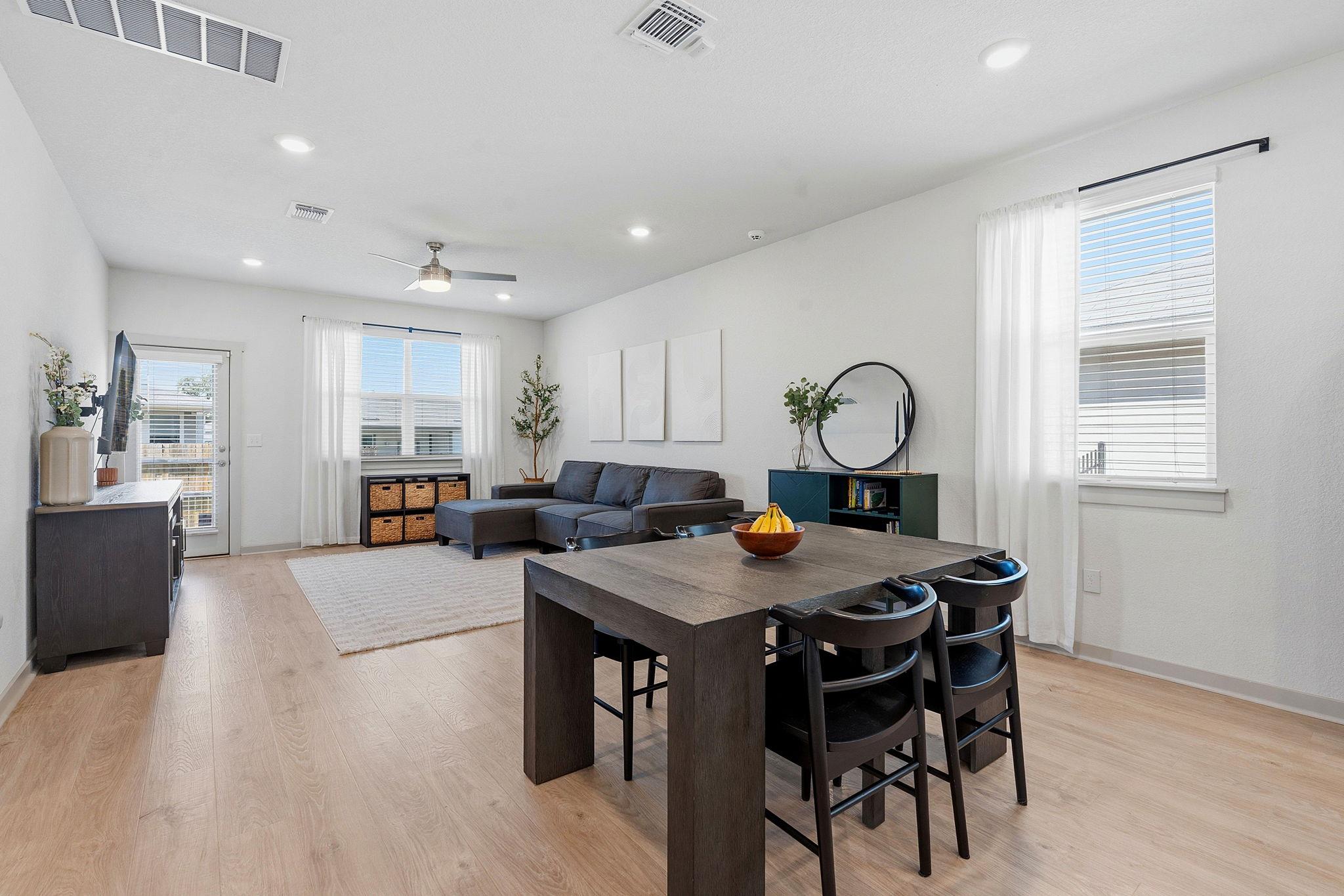 2216 Tucker LN