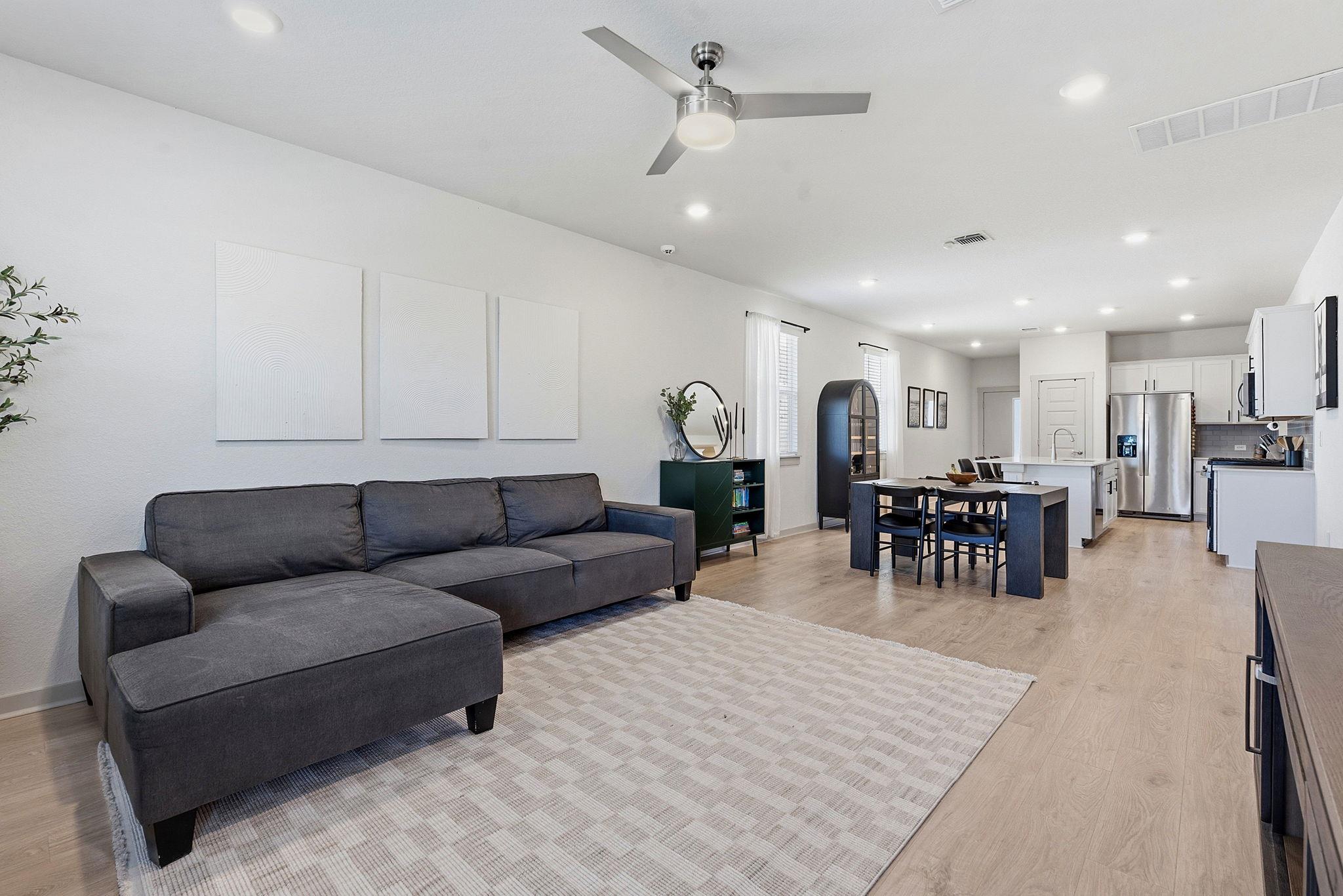 2216 Tucker LN