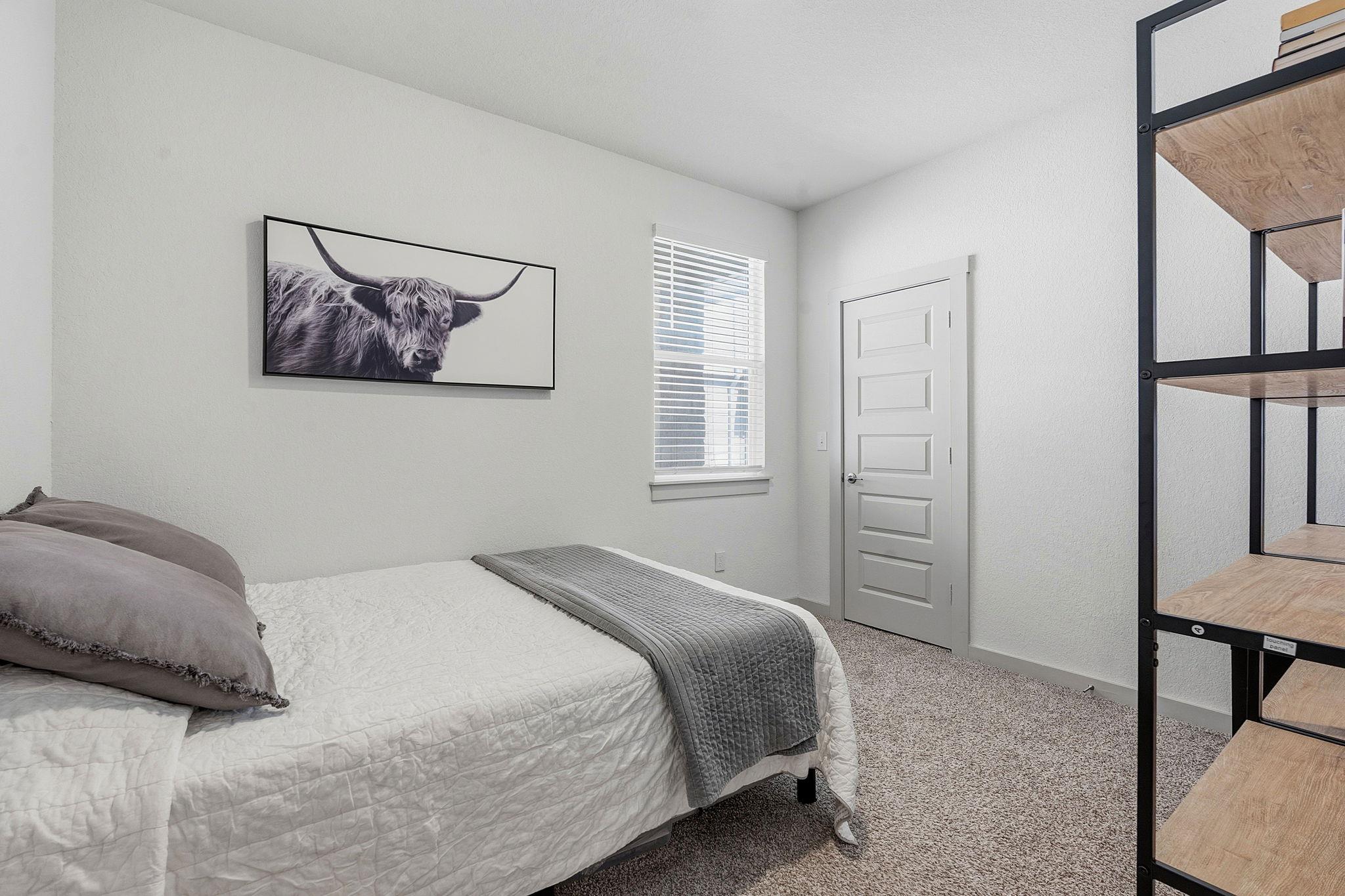 2216 Tucker LN