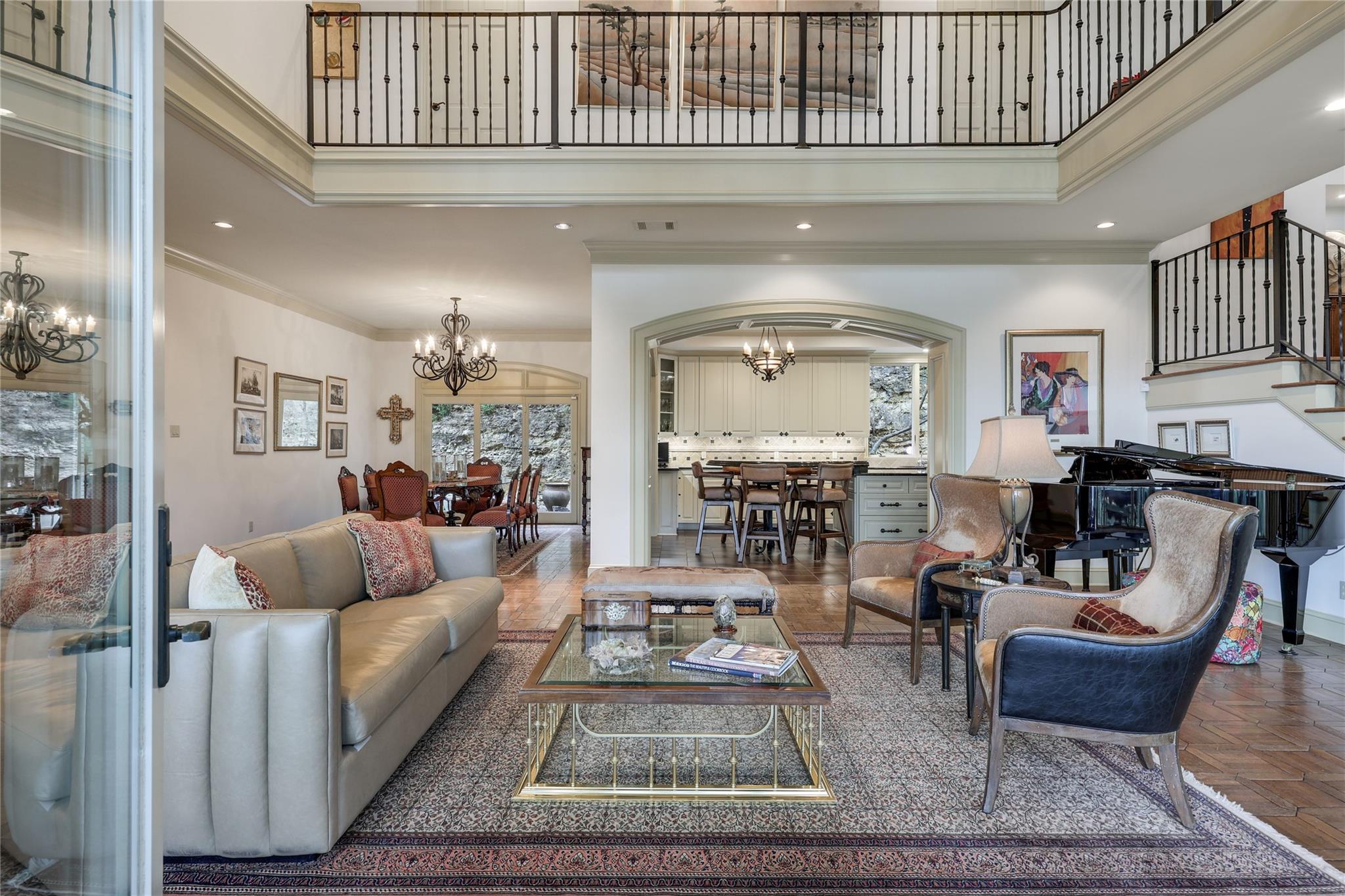3418 Mount Bonnell CIR