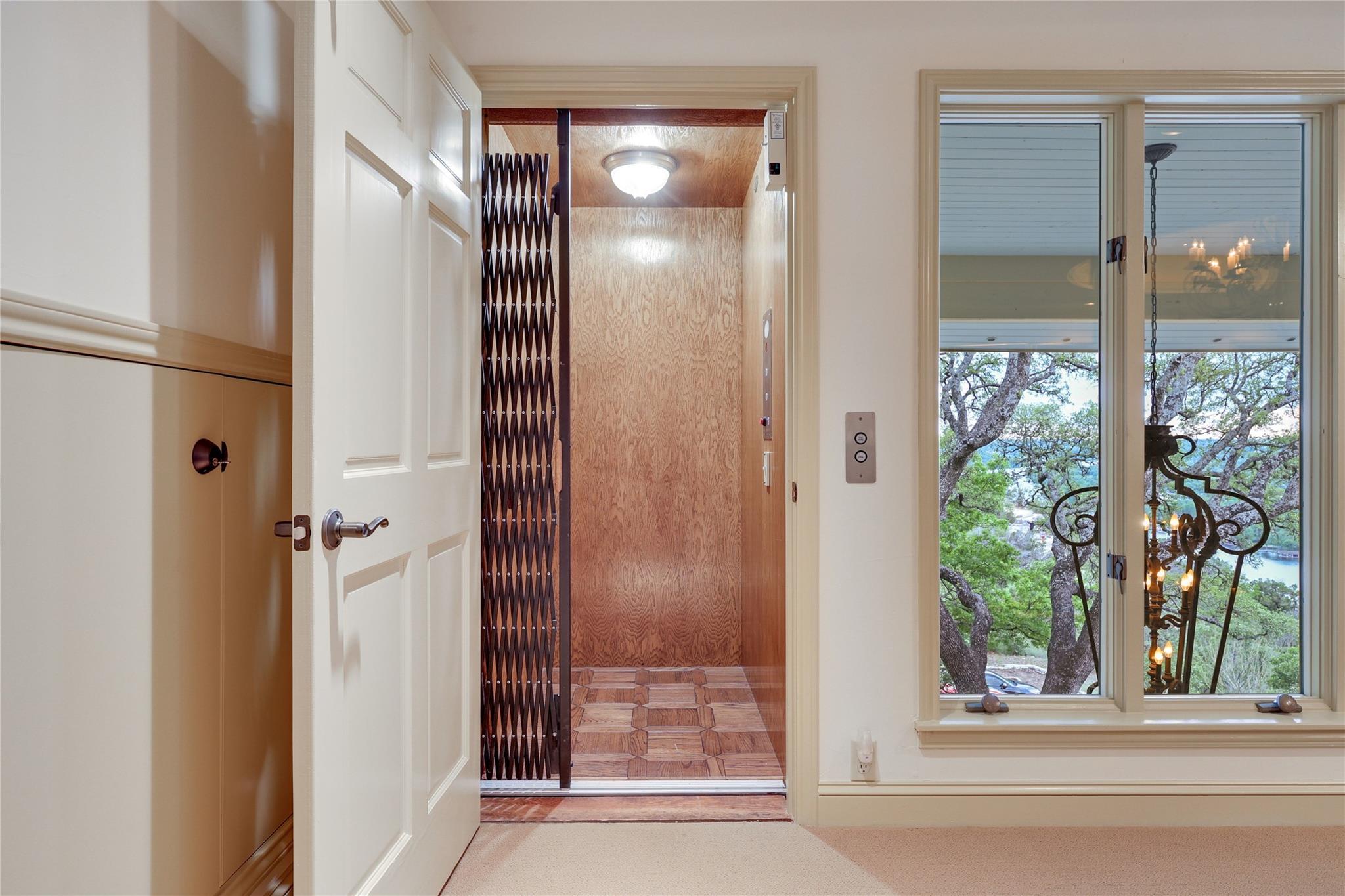 3418 Mount Bonnell CIR