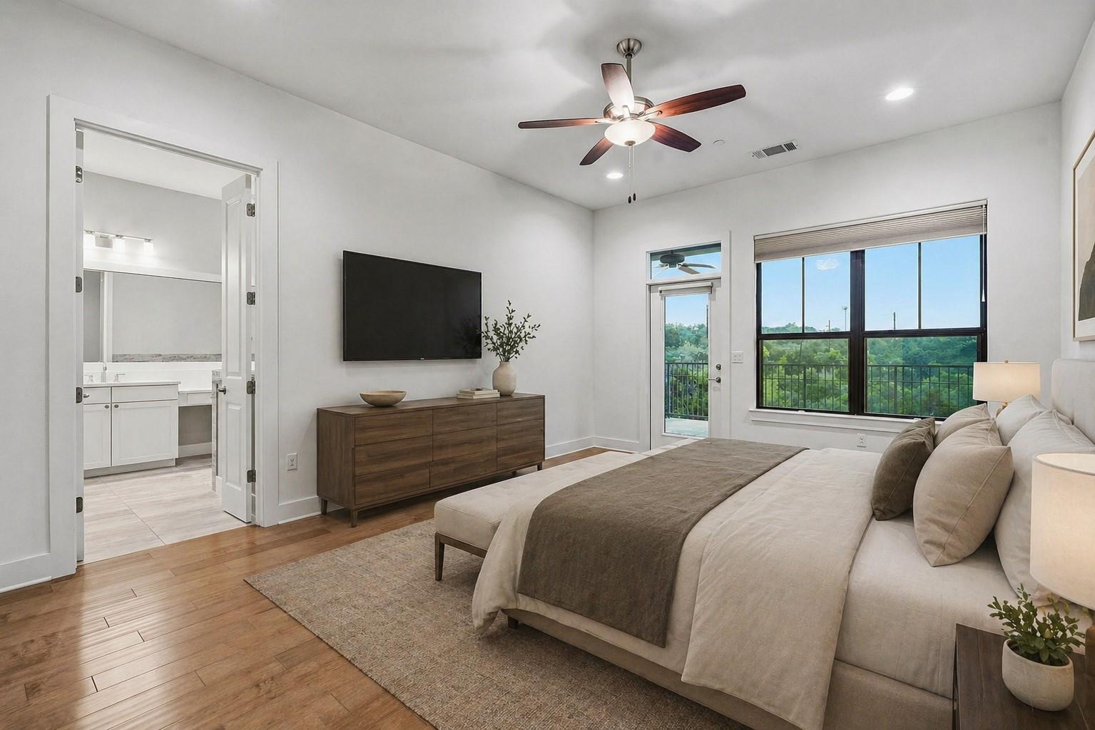 8200 Southwest PKWY # 302