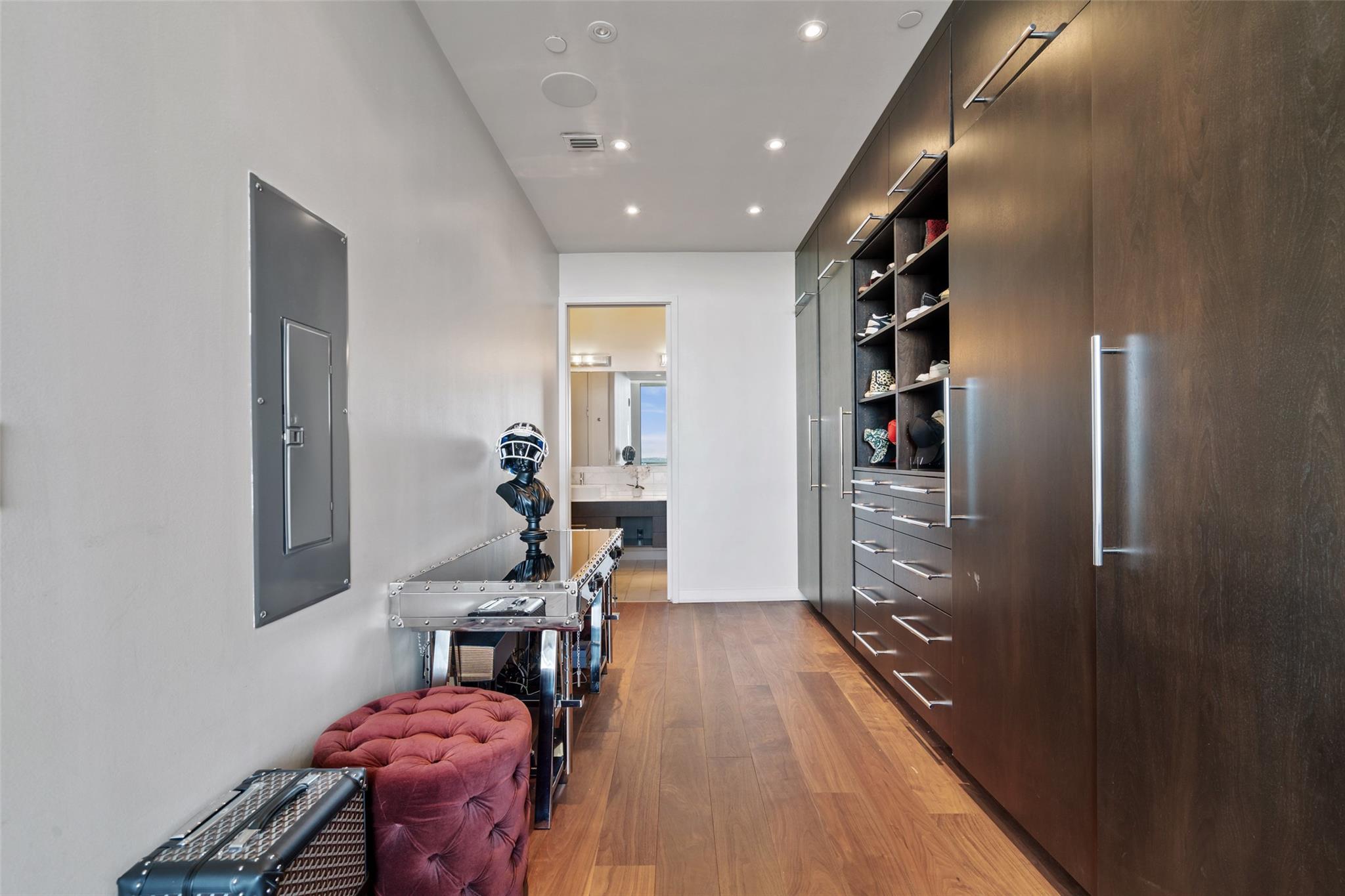 210 Lavaca ST # 2203