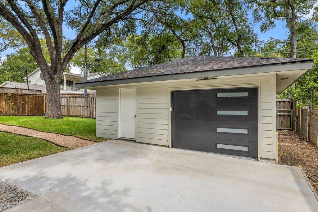2101 Stamford LN