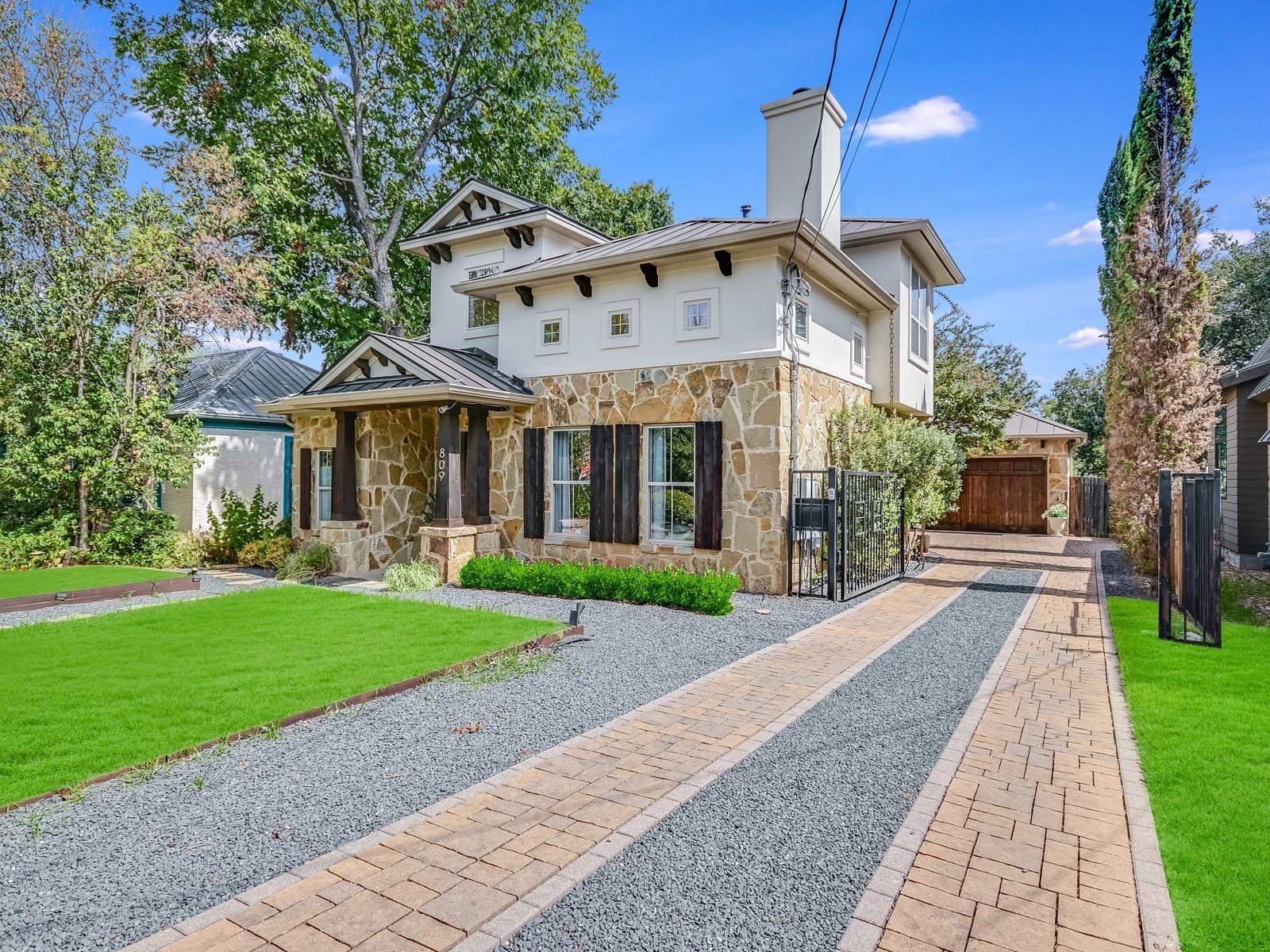 809 Kinney Ave