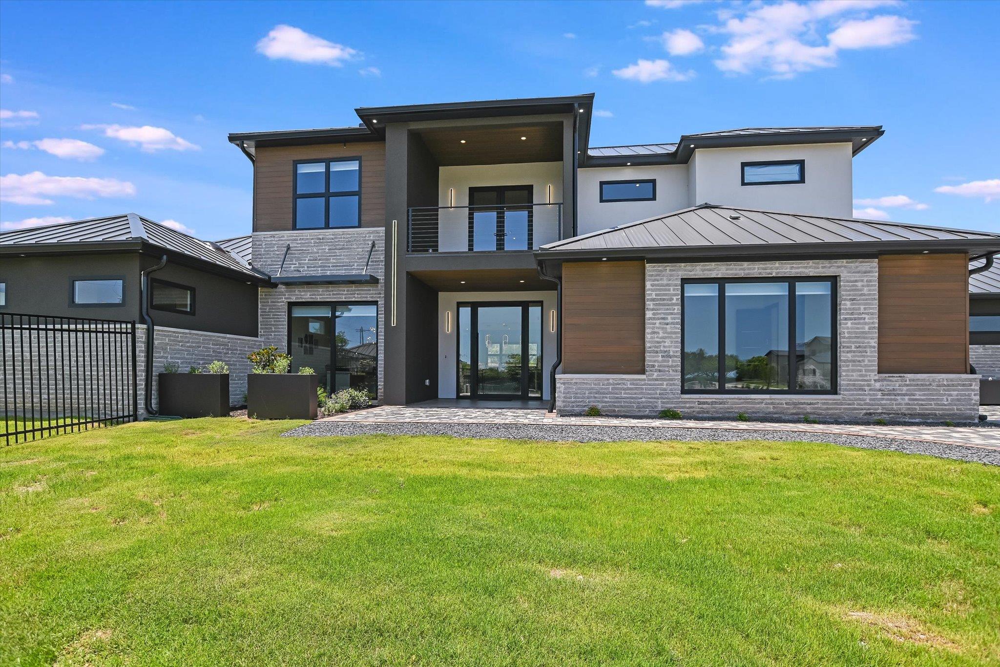 1806 Lauren DR