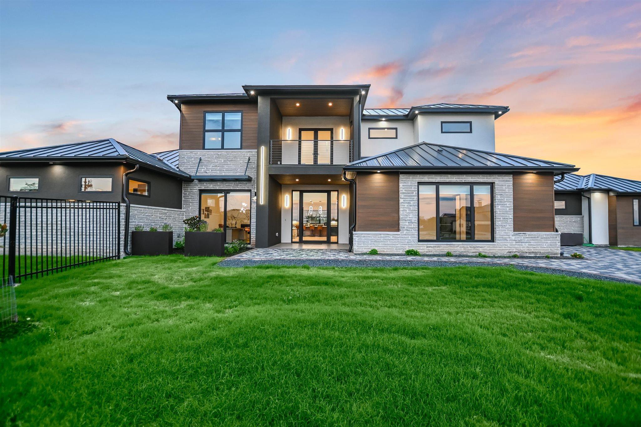 1806 Lauren DR