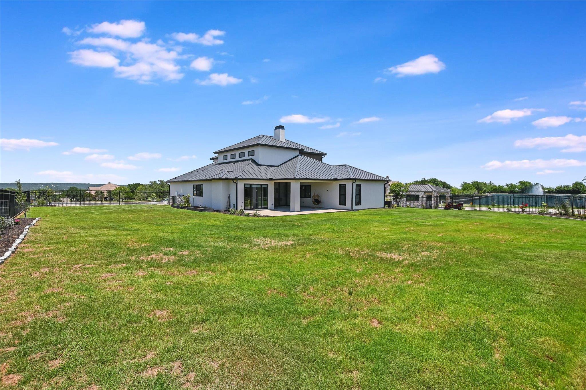 1806 Lauren DR