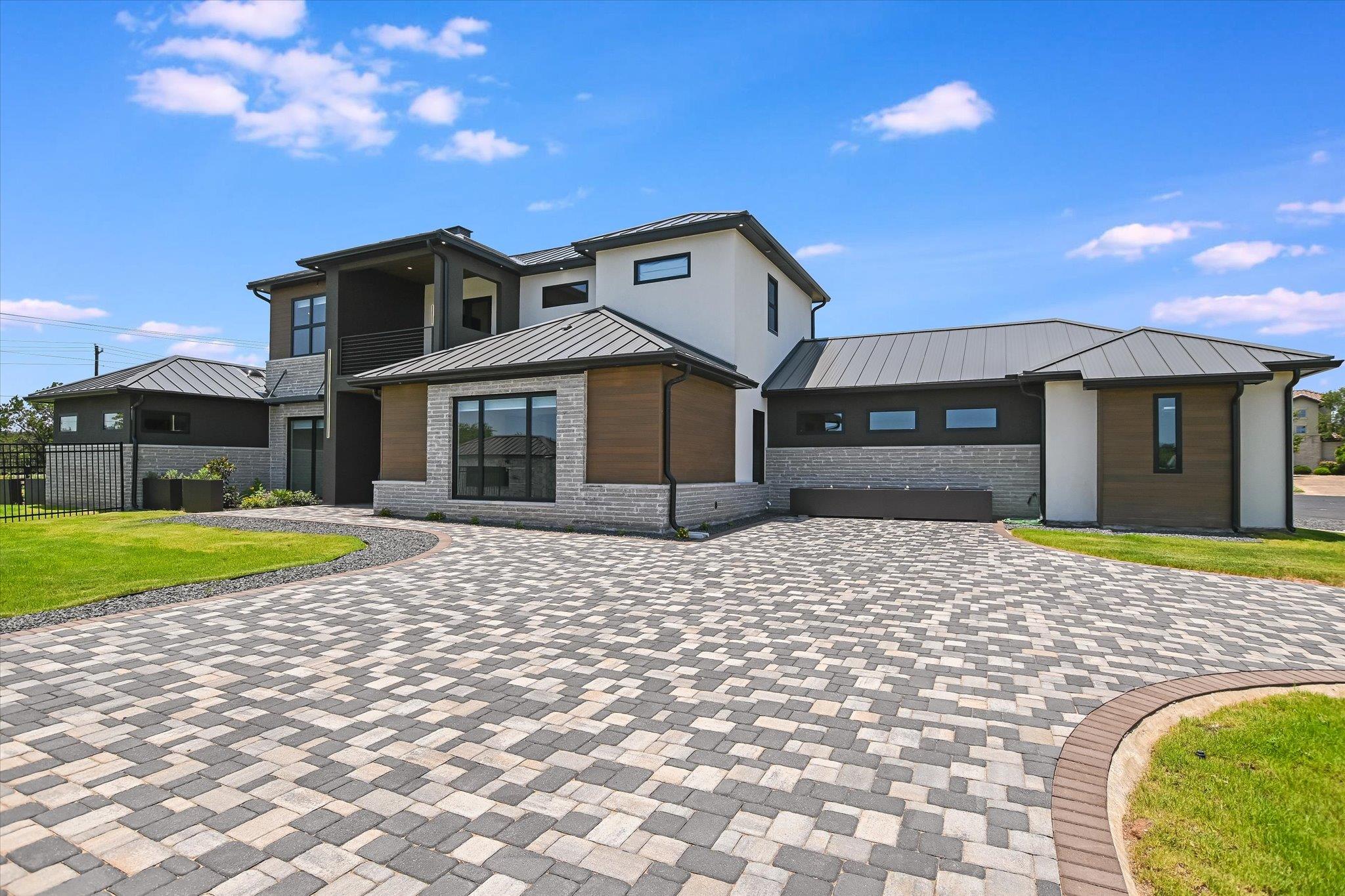1806 Lauren DR